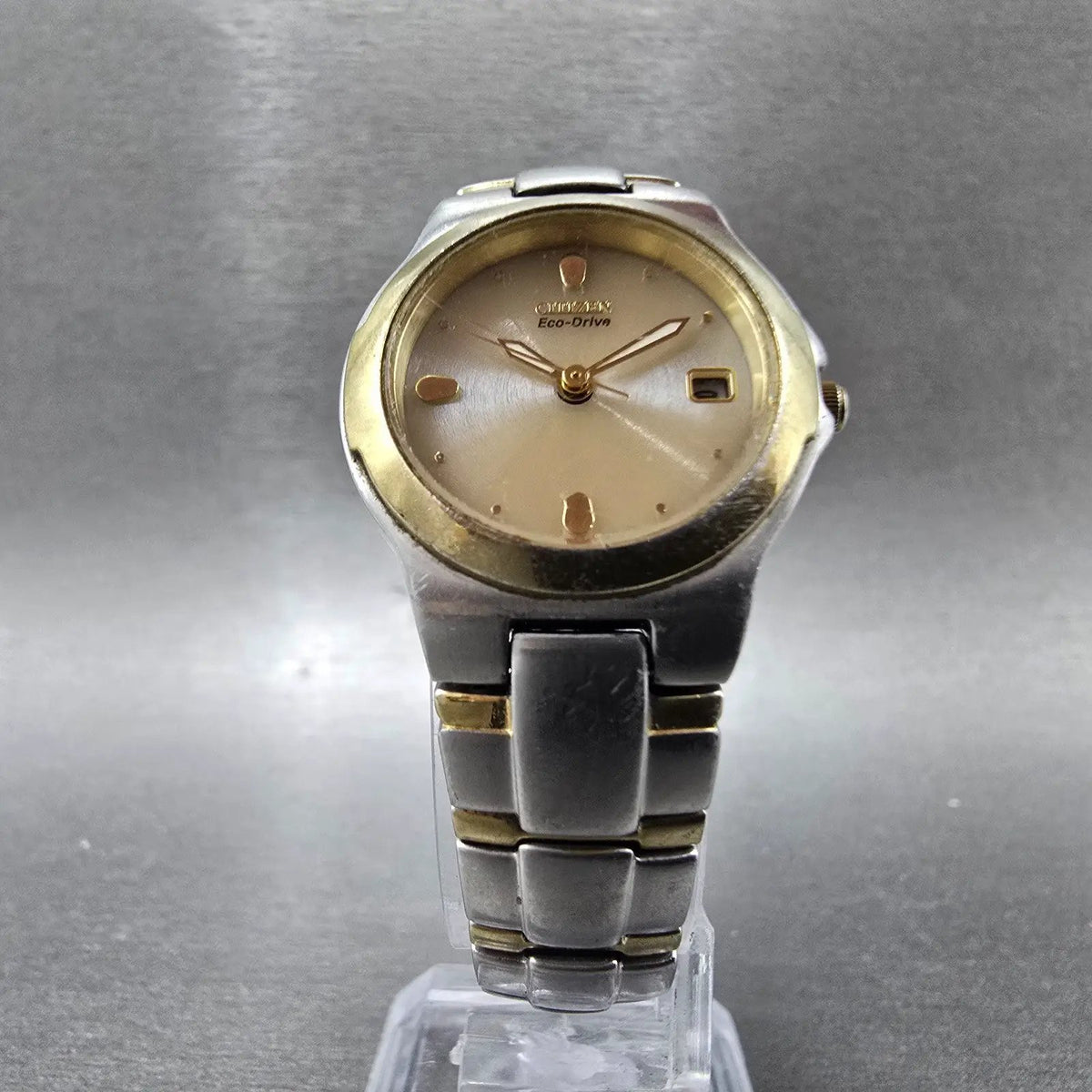 Citizen Eco-Drive Watch Women 25mm Cream Dial Two Tone Date E011-K16784 Runs JP5