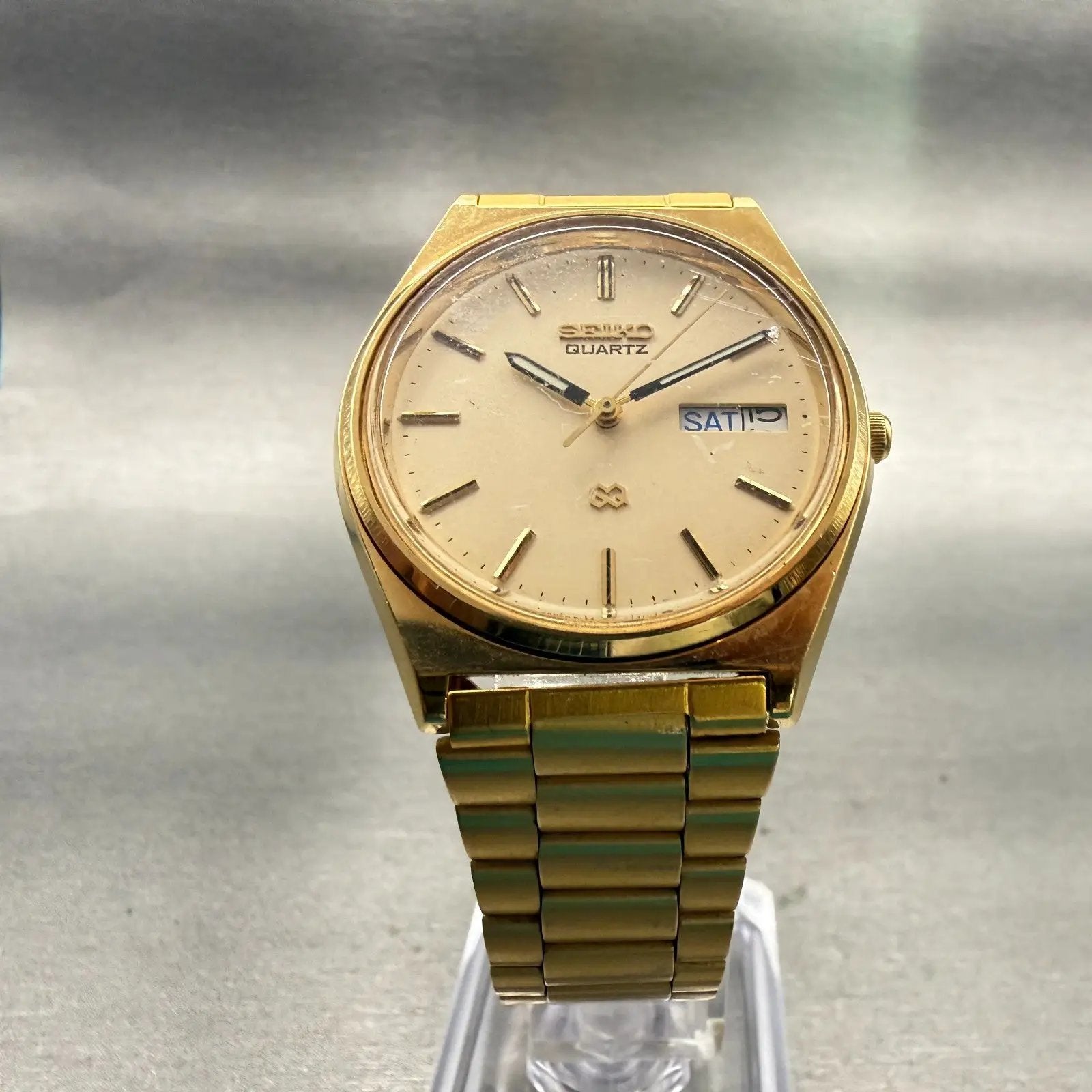 Seiko SQ Watch Men 35mm Champagne Dial Gold Tone Daydate Round 8123-7239 New Bat5