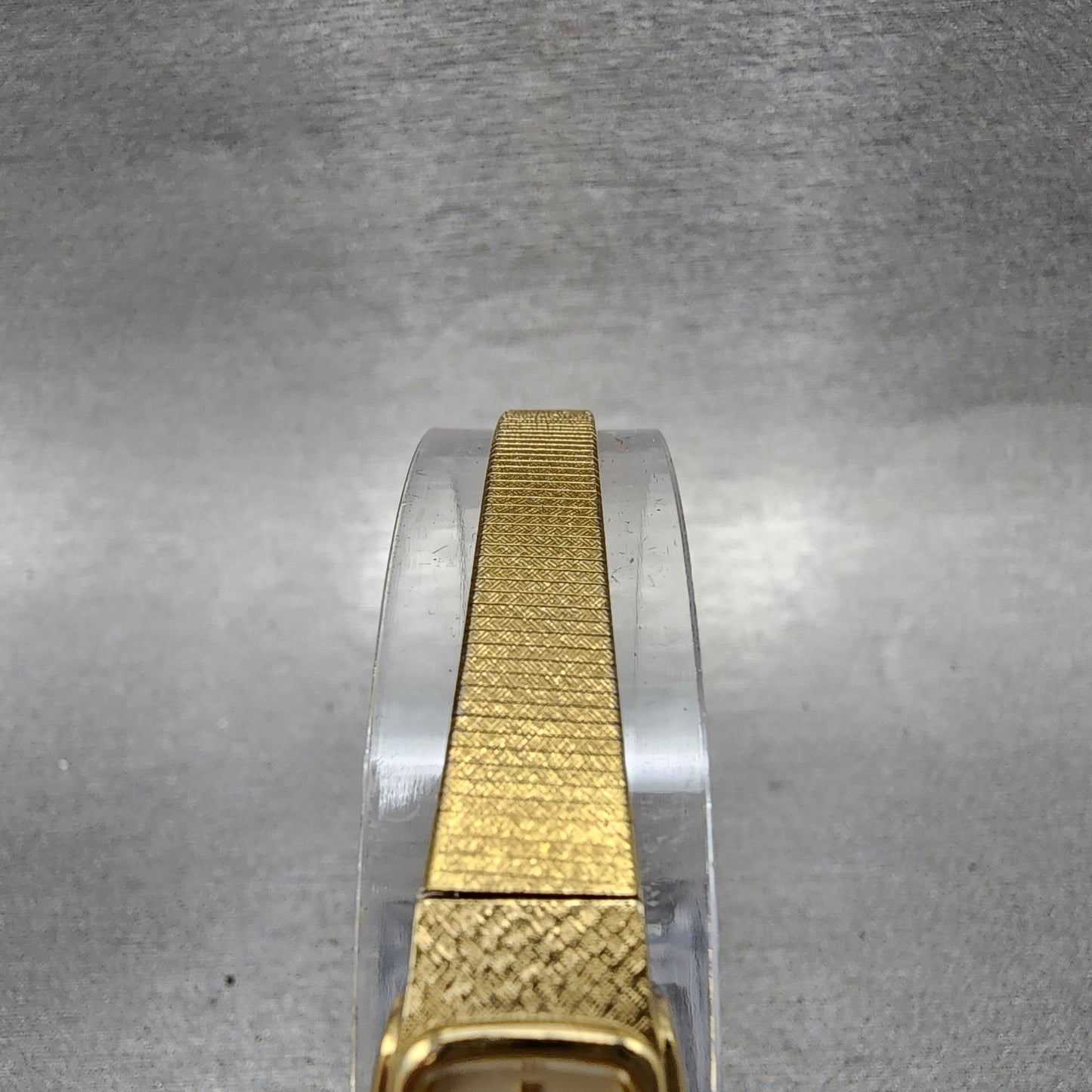 Seiko Tank Watch Women 13mm White Dial Gold Tone Rectangle 2e205010 New Battery4