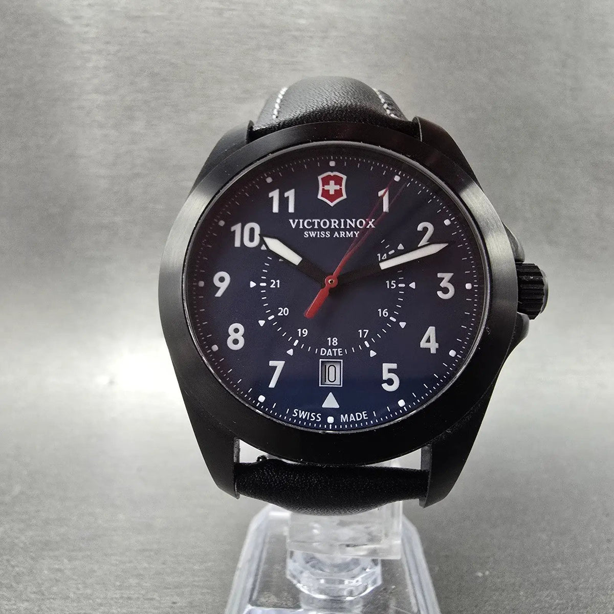 Victorinox Swiss Army Heritage Watch Men 41mm Blue Dial Black Date Round New bat5