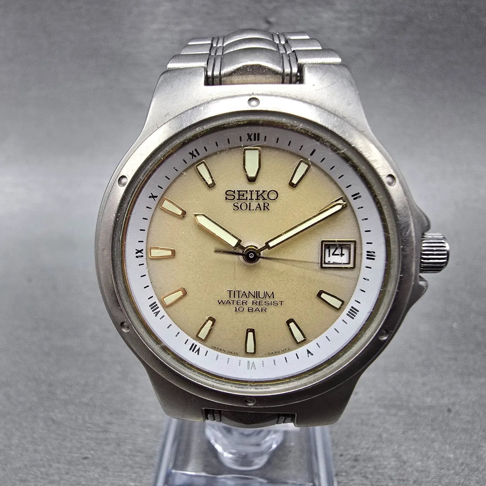 Seiko Solar Watch Men 35mm Cream Dial Titanium Date Round 5K25-0A20 Runs0