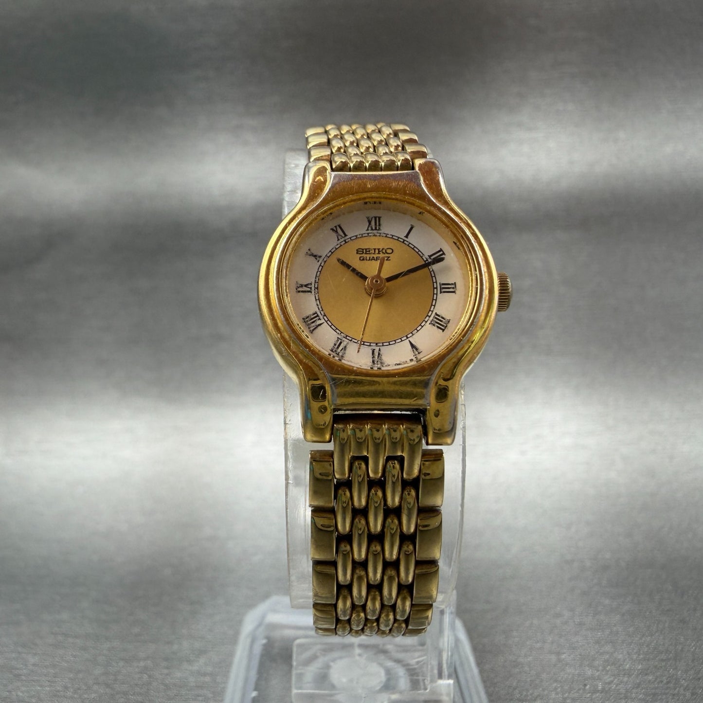Seiko Watch Women 19mm White Dial Gold Tone Round V401-0289 New Battery Vintage5