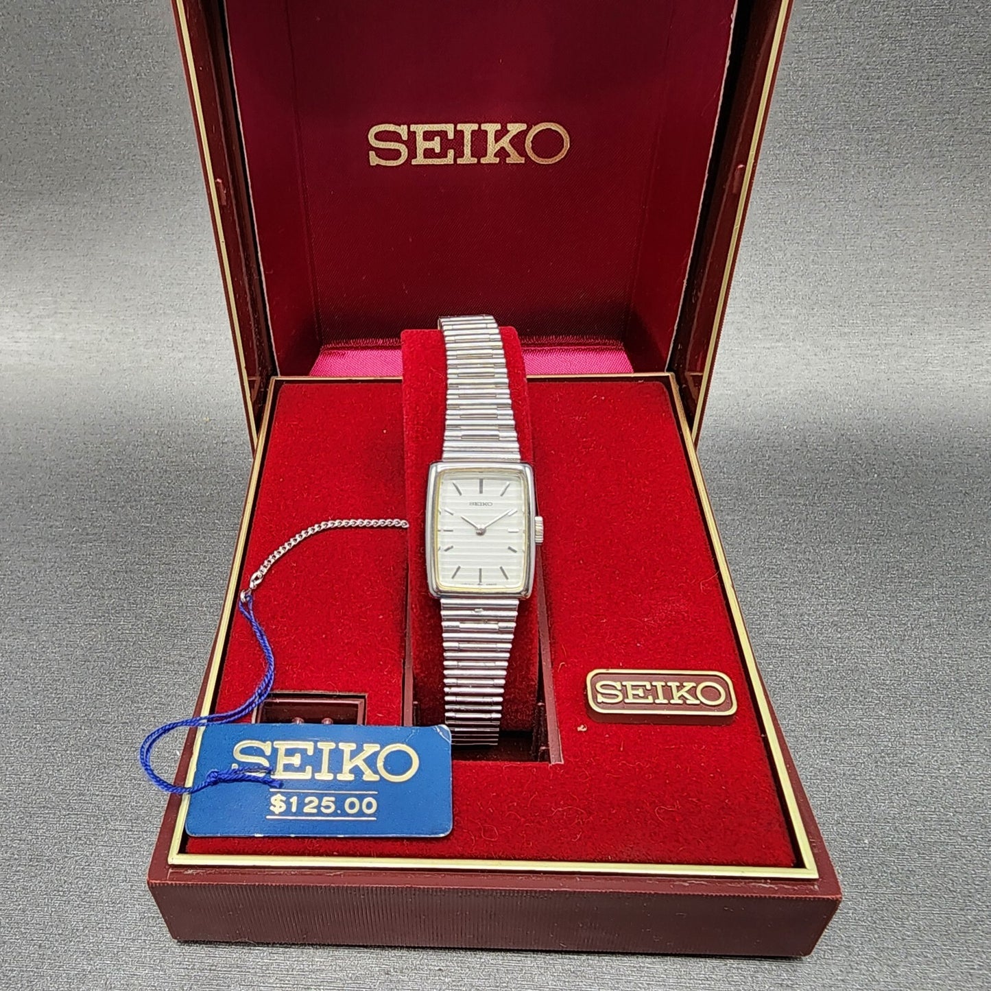 Seiko Tank Watch Women 17mm Silver Dial Silver Tone Manual Wind NOS Runs 11000