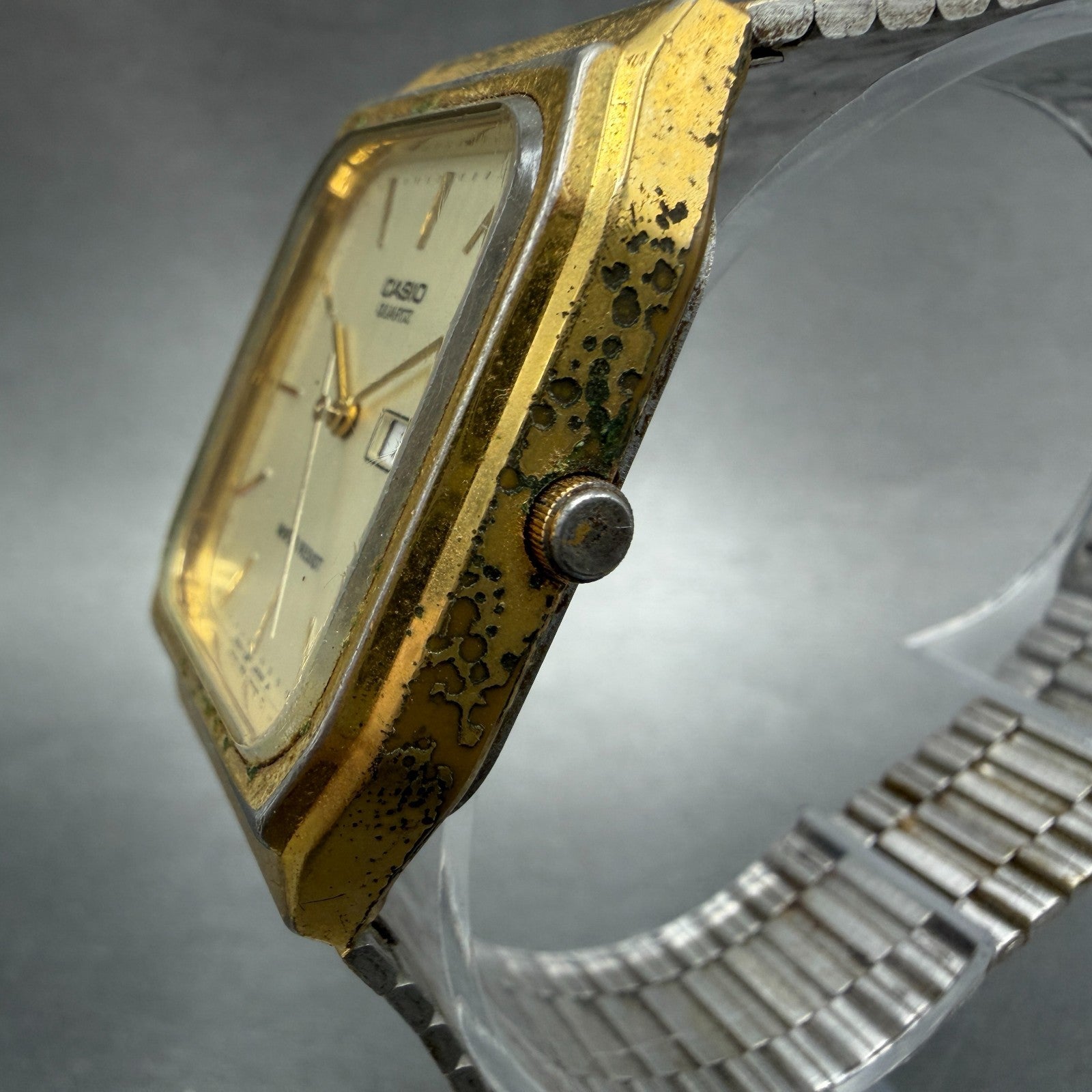 Casio MQ-518 Watch Men 30mm Champange Dial Gold Tone Rectangle Daydate New Batt2