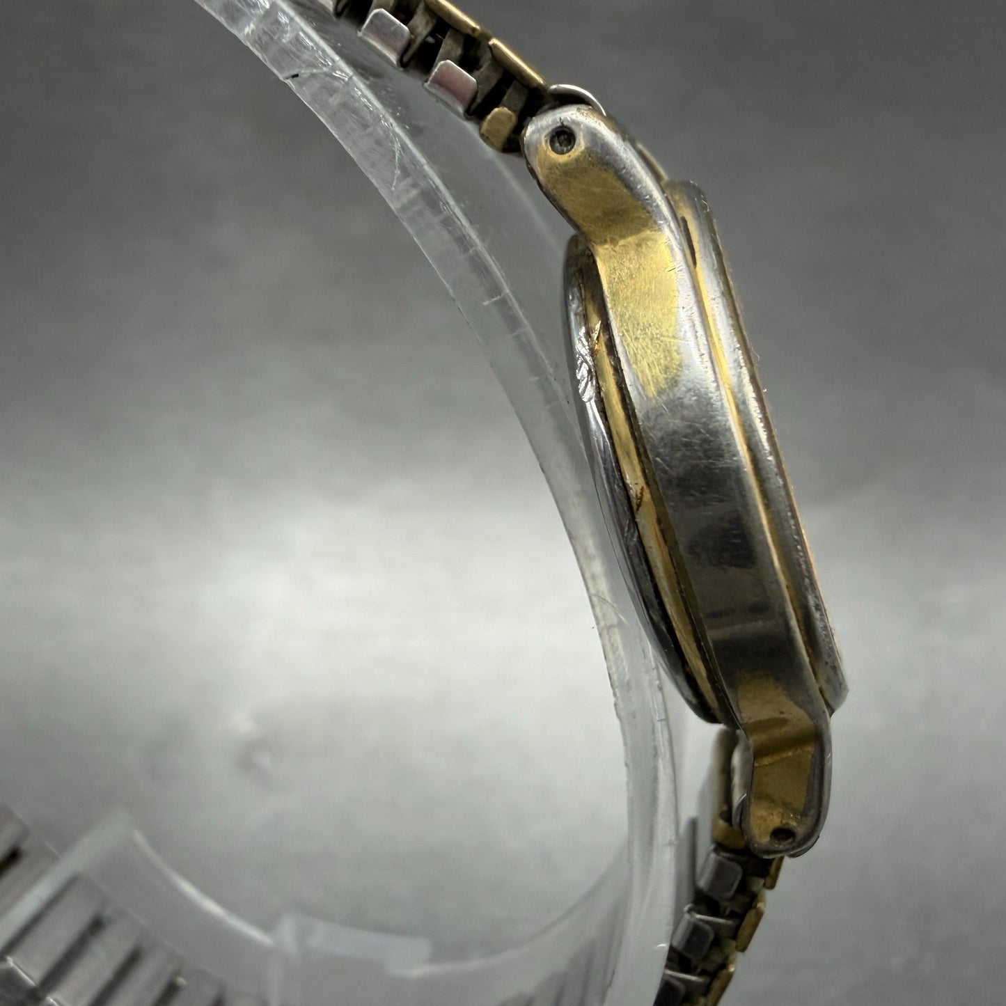Seiko Avenue Watch Women 23mm Silver Dial Gold Tone Round 1F21-0D20 New Battery3