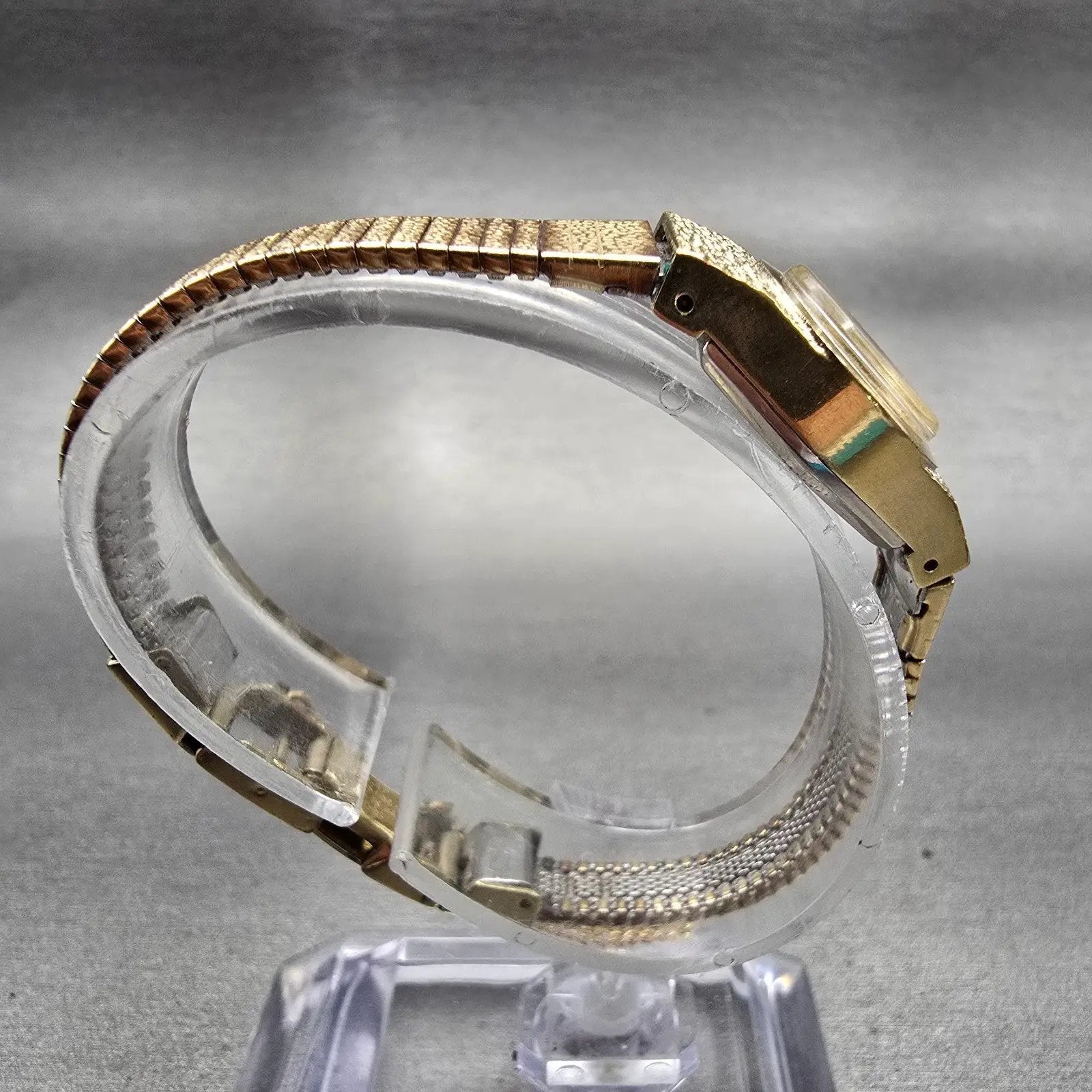 Seiko Watch Women 16mm Gold Dial Gold Tone Round  Manual Wind Works VTG 11-04598