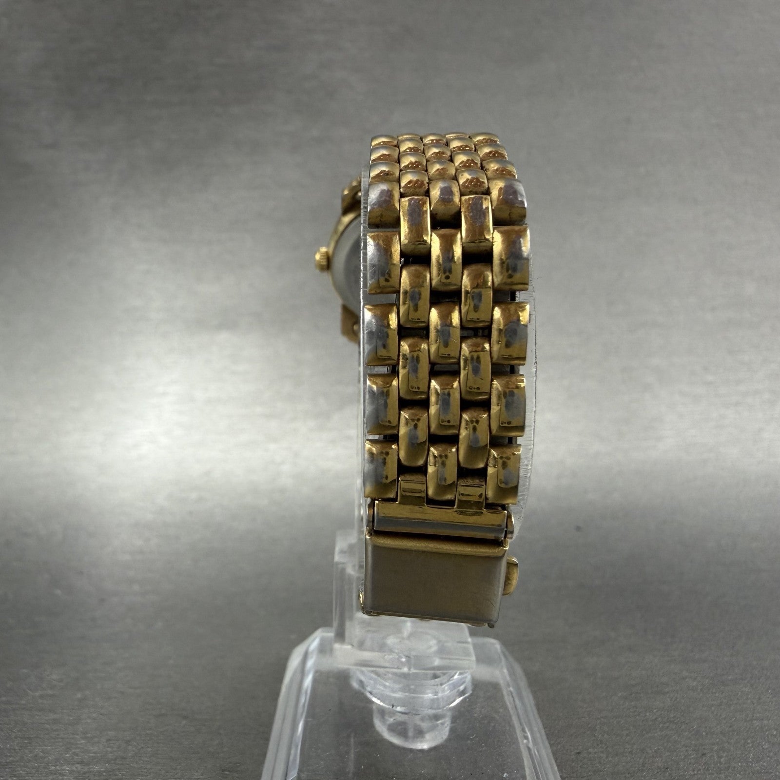 Bulova Watch Women 24mm White Dial Gold Tone Round 92E09 New battery7