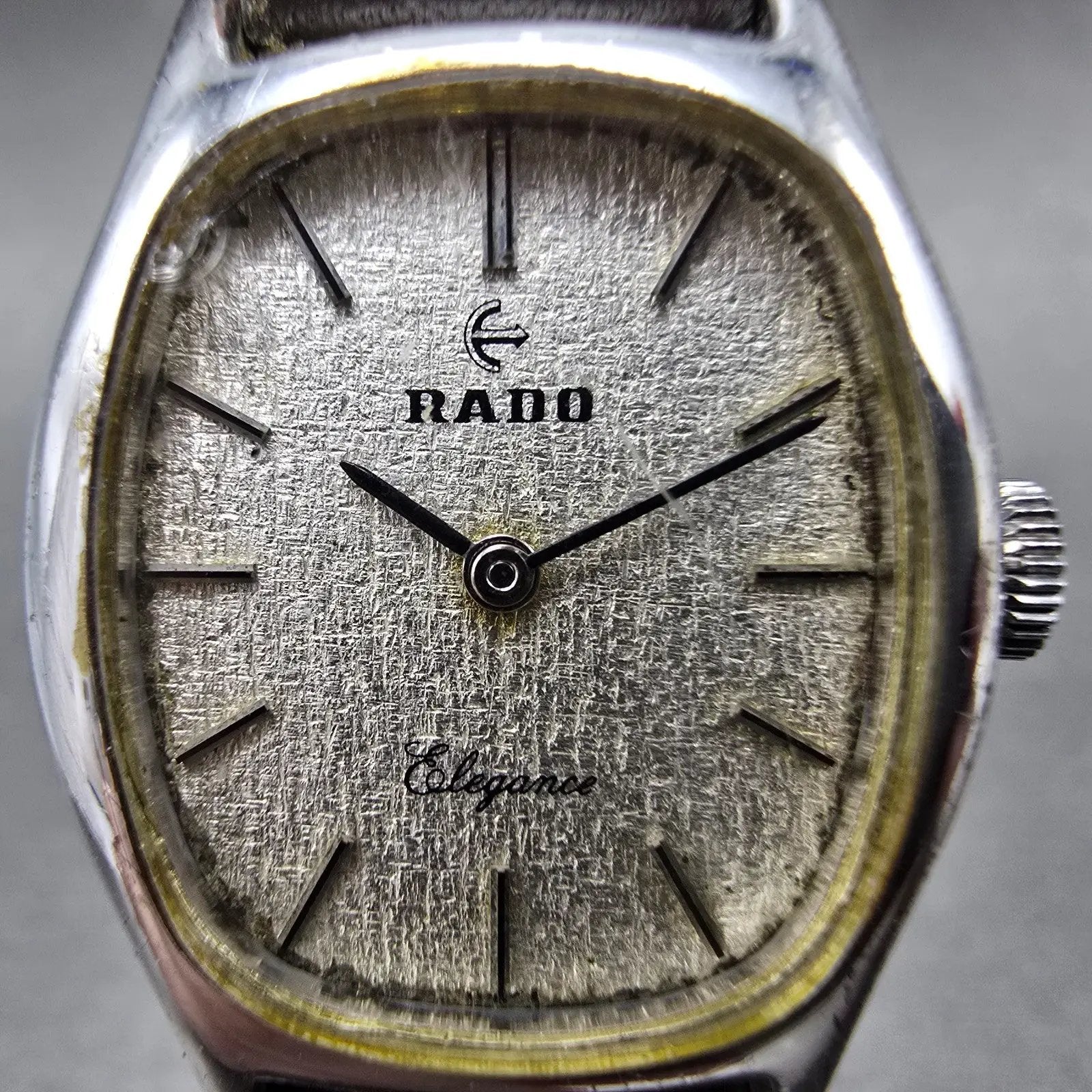 Rado Elegance Watch Women 23mm Silver Dial Silver Tone Oval Manual Wind Runs VTG1
