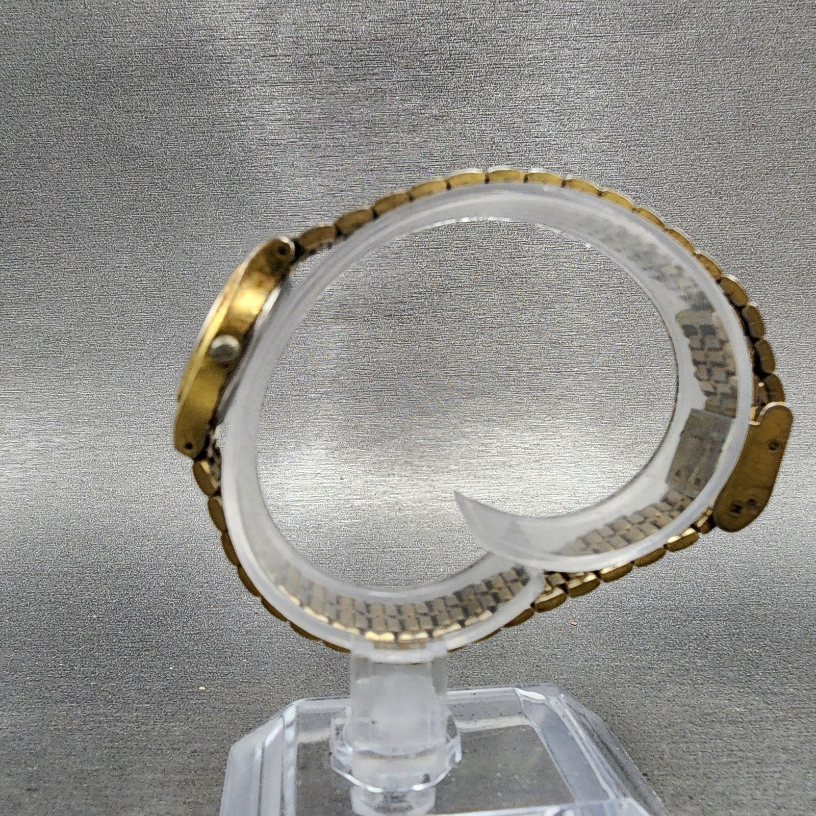 Seiko Watch Women 18mm White Dial Gold Tone Oval V4015109 New Battery VTG6