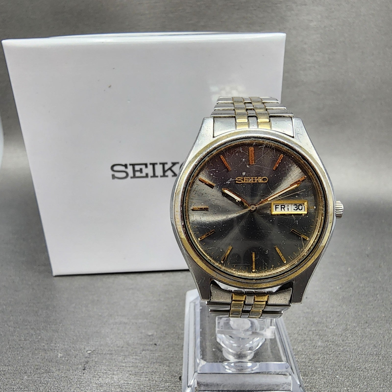 Seiko Watch Men 37mm Gray Dial Two Tone Daydate Round 7N439048 New Battery0
