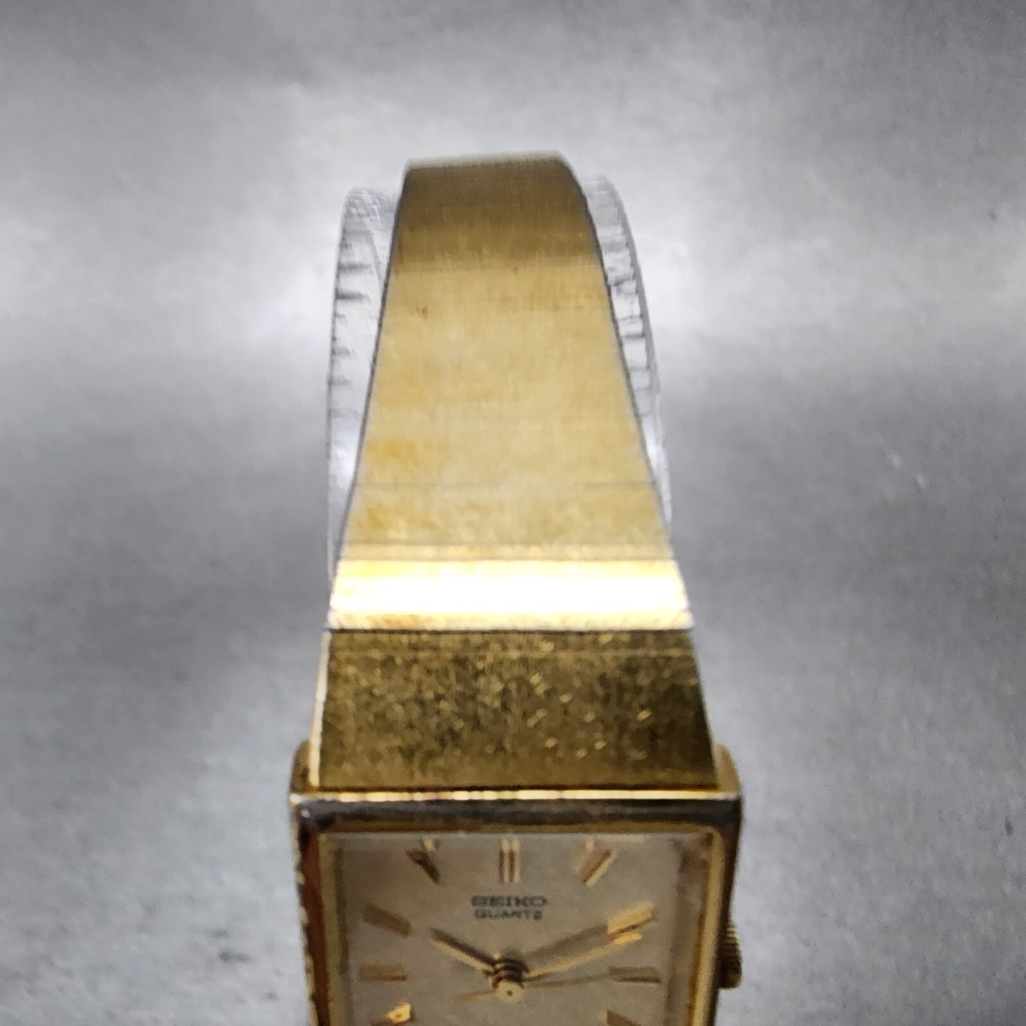 Seiko Tank Watch Women 17mm Champagne Dial Gold Tone Rectangle 14215779 NewBat4