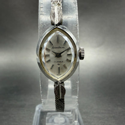 Seiko Solar Watch Women 15mm Silver Dial Silver Tone Oval Manual 10-7780 Runs0