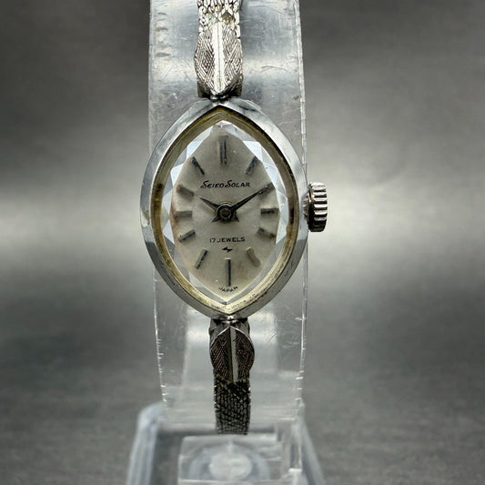 Seiko Solar Watch Women 15mm Silver Dial Silver Tone Oval Manual 10-7780 Runs0