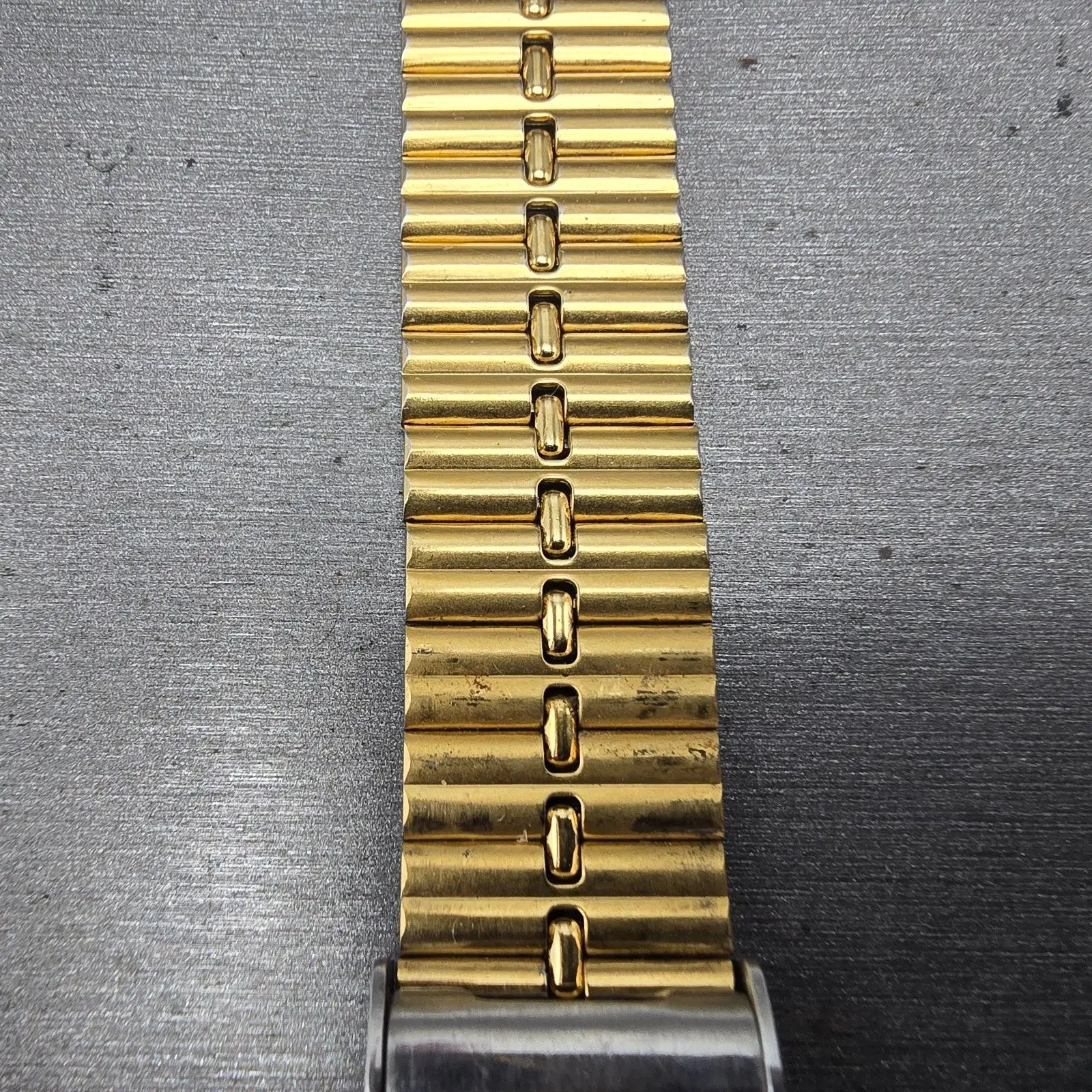 Seiko Bracelet 18mm Stainless Steel Gold Tone Vintage Japan Z1332L Broken Clasp5