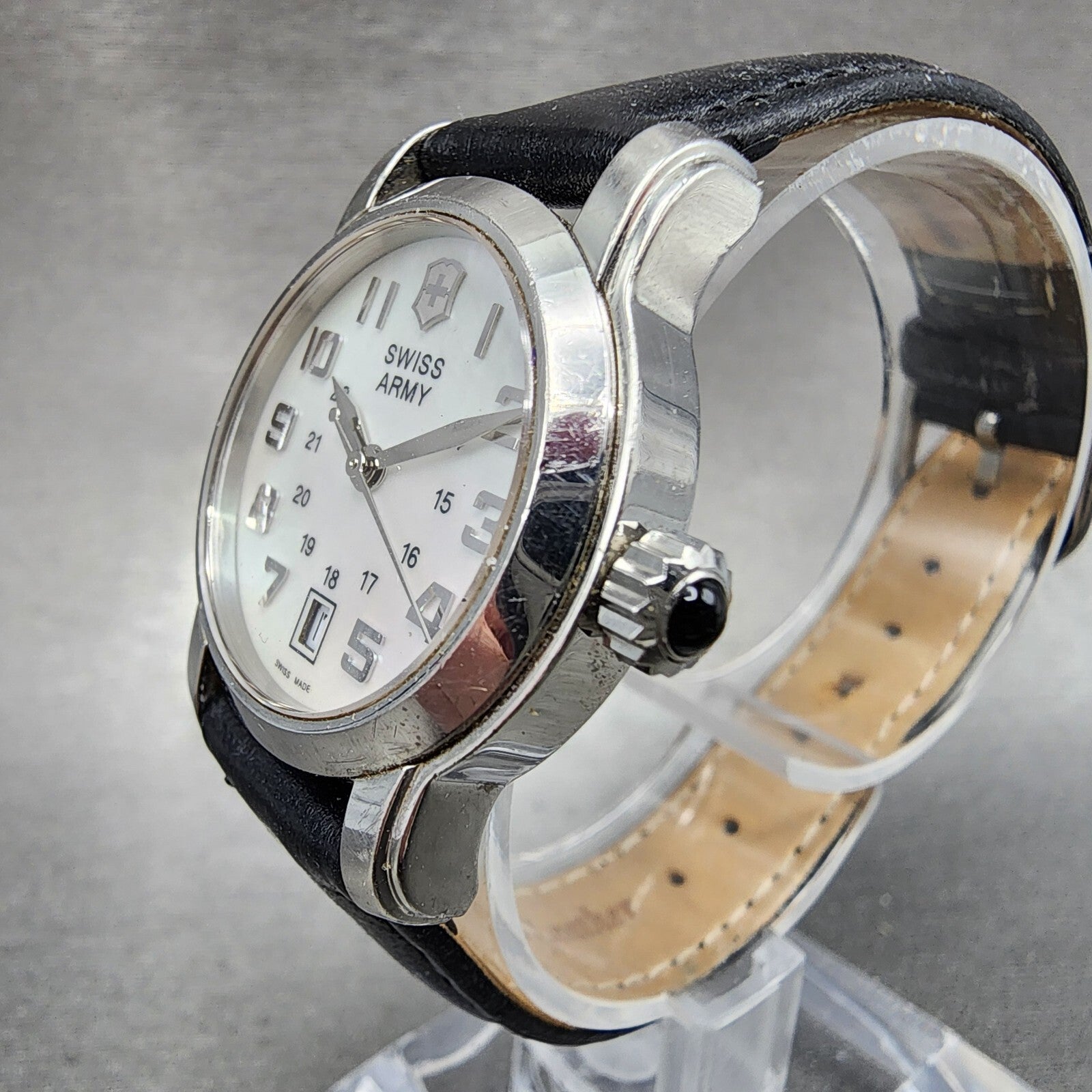 Victorinox Swiss Army Vivante Watch Women 28mm MOP Dial Steel Date Round New Bat2
