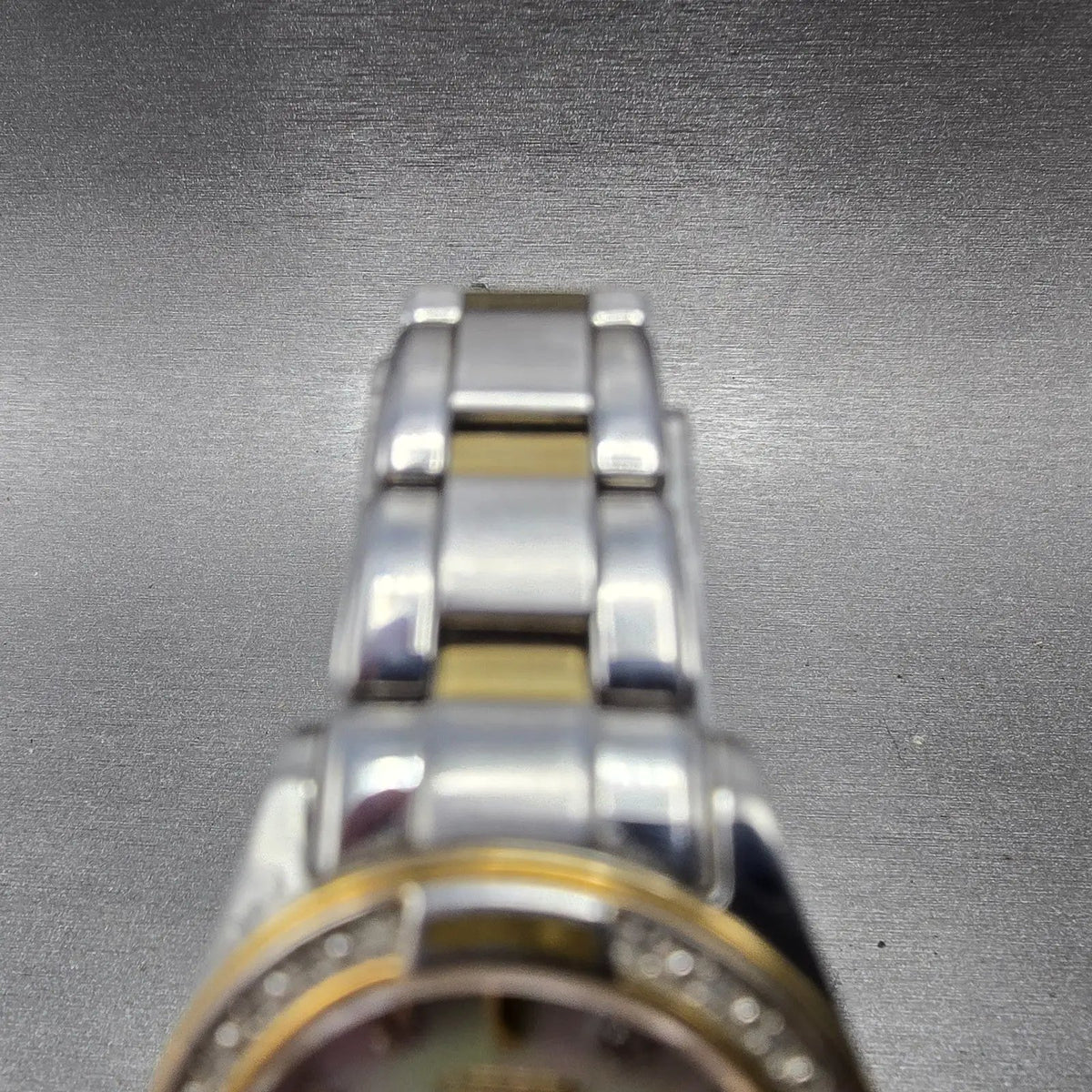 Citizen Eco-Drive Watch Women 26mm MOP Dial Two Tone Date E013-S076412 Runs 34