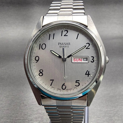 Seiko Pulsar Watch Men 36mm Silver Dial Silver Tone Daydate V533-9A00 New Batt0