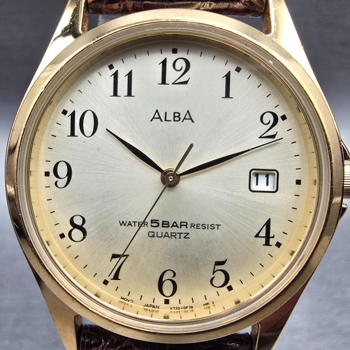 Seiko Alba Watch Men 33mm Champagne Dial Gold Tone Date Round V732-0D10 New Batt1