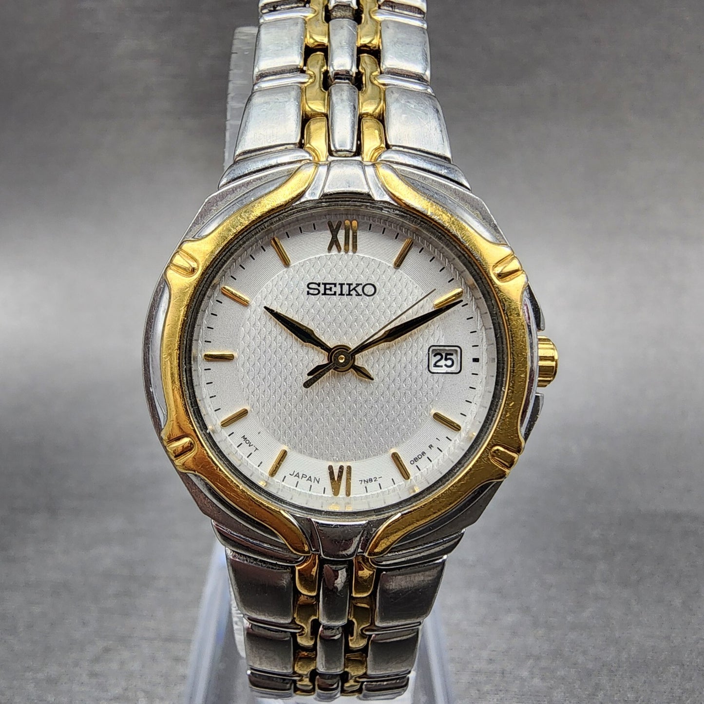Seiko Watch Women 26mm White Dial Two Tone Date Round 7n820at0 New Battery0