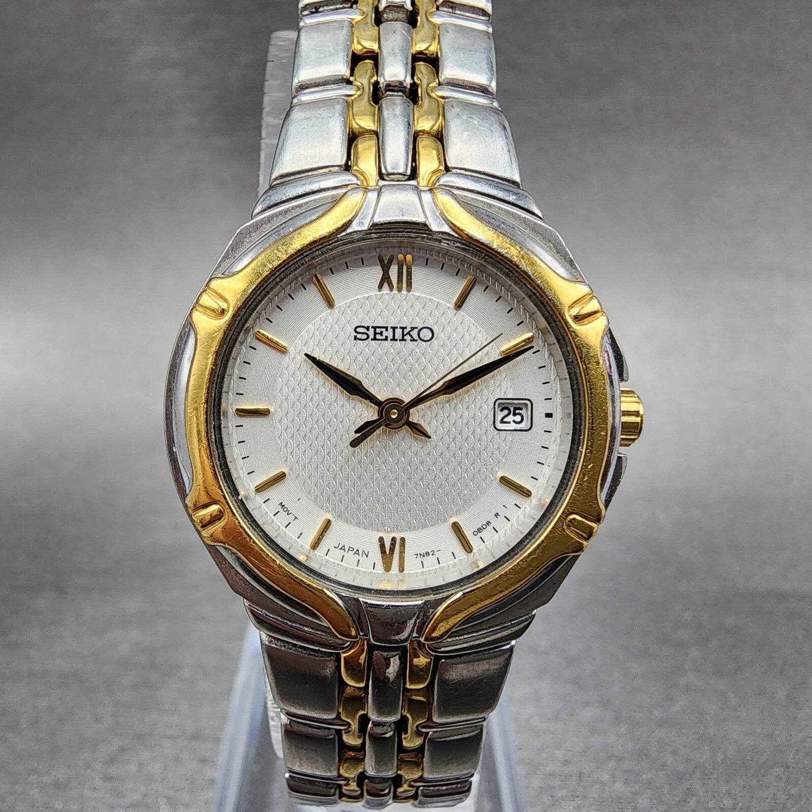 Seiko Watch Women 26mm White Dial Two Tone Date Round 7n820at0 New Battery0