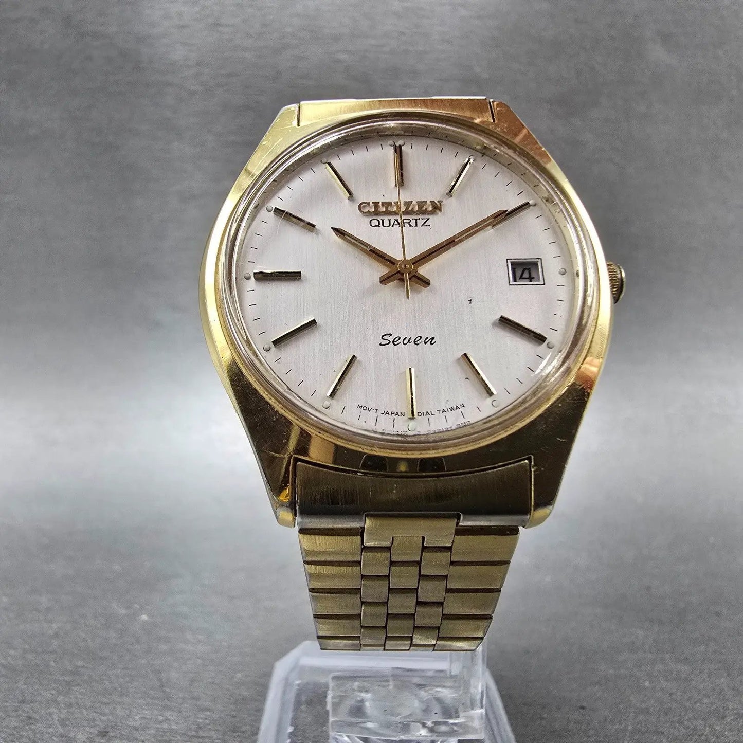 Citizen Seven Watch Men 35mm Silver Dial Gold Tone Date Round 4-068815 PARTS6