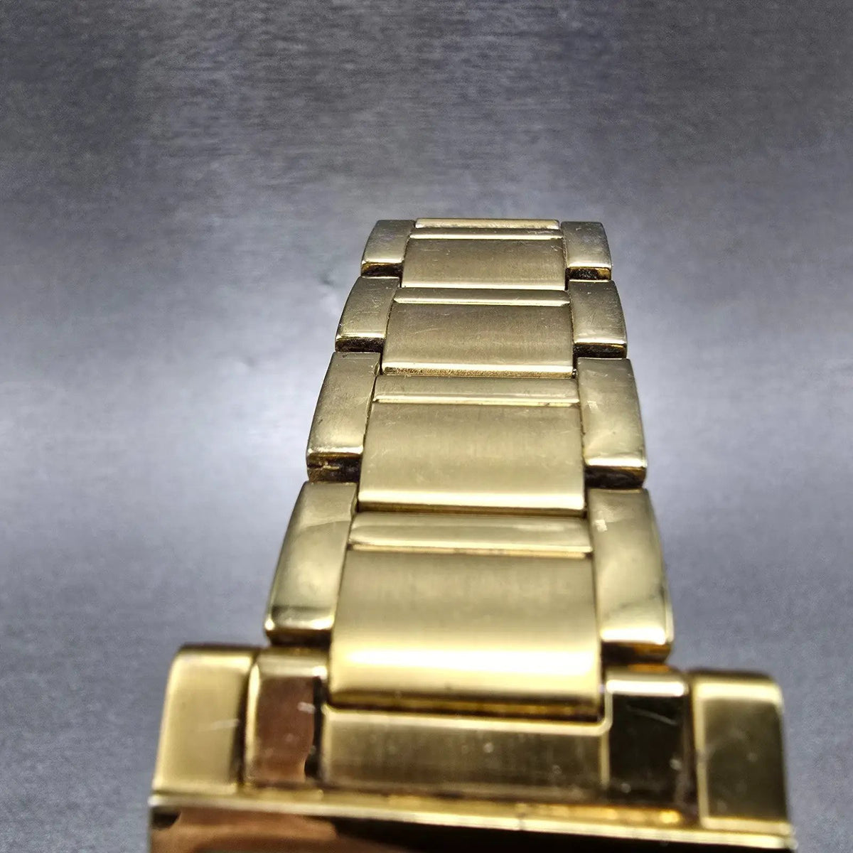 Citizen Eco-Drive Tank Watch Men 27mm White Dial Gold Date E010-S95986 Runs JP4