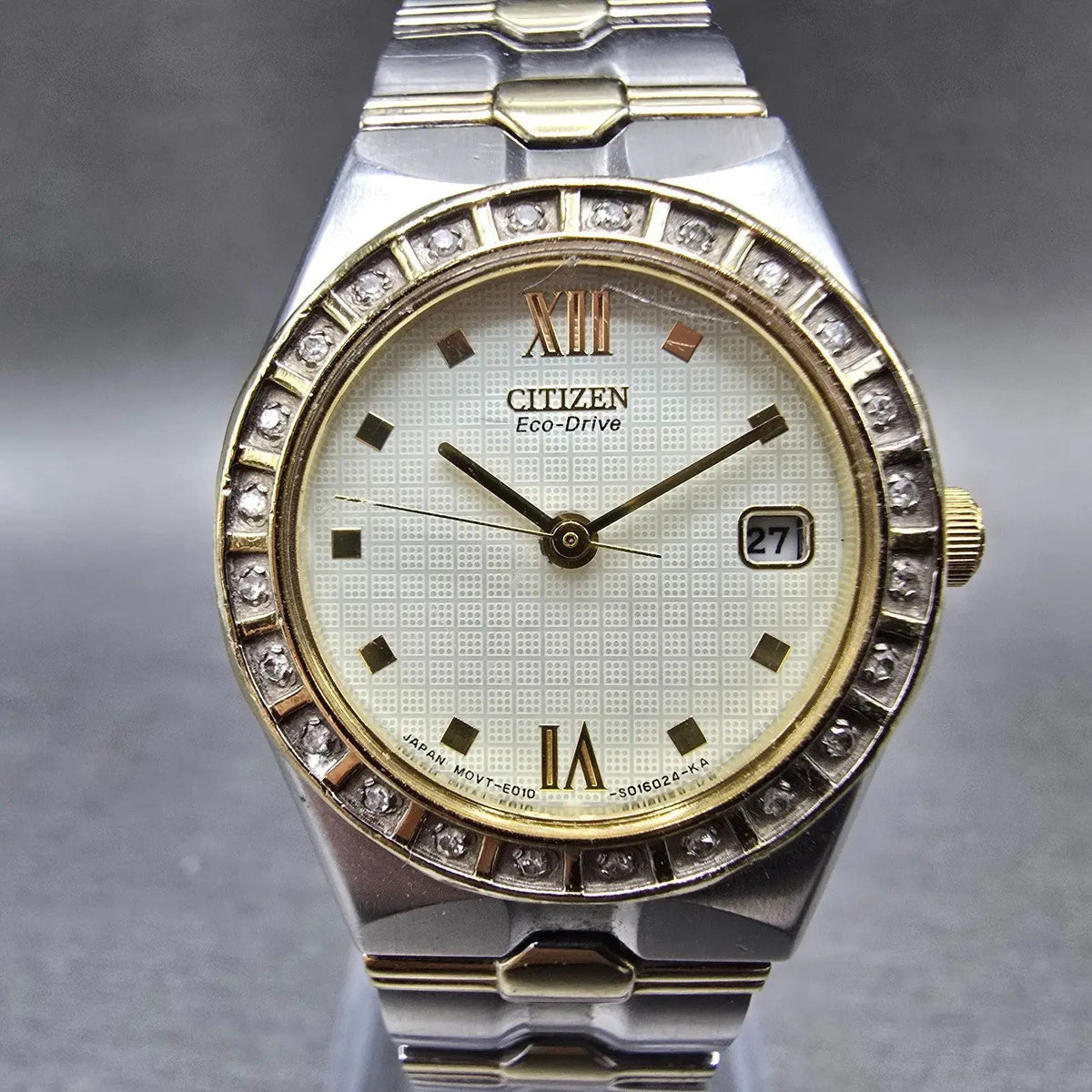 Citizen Eco-Drive Watch Women 25mm White Dial Two Tone Date Diamond Bezel Works0