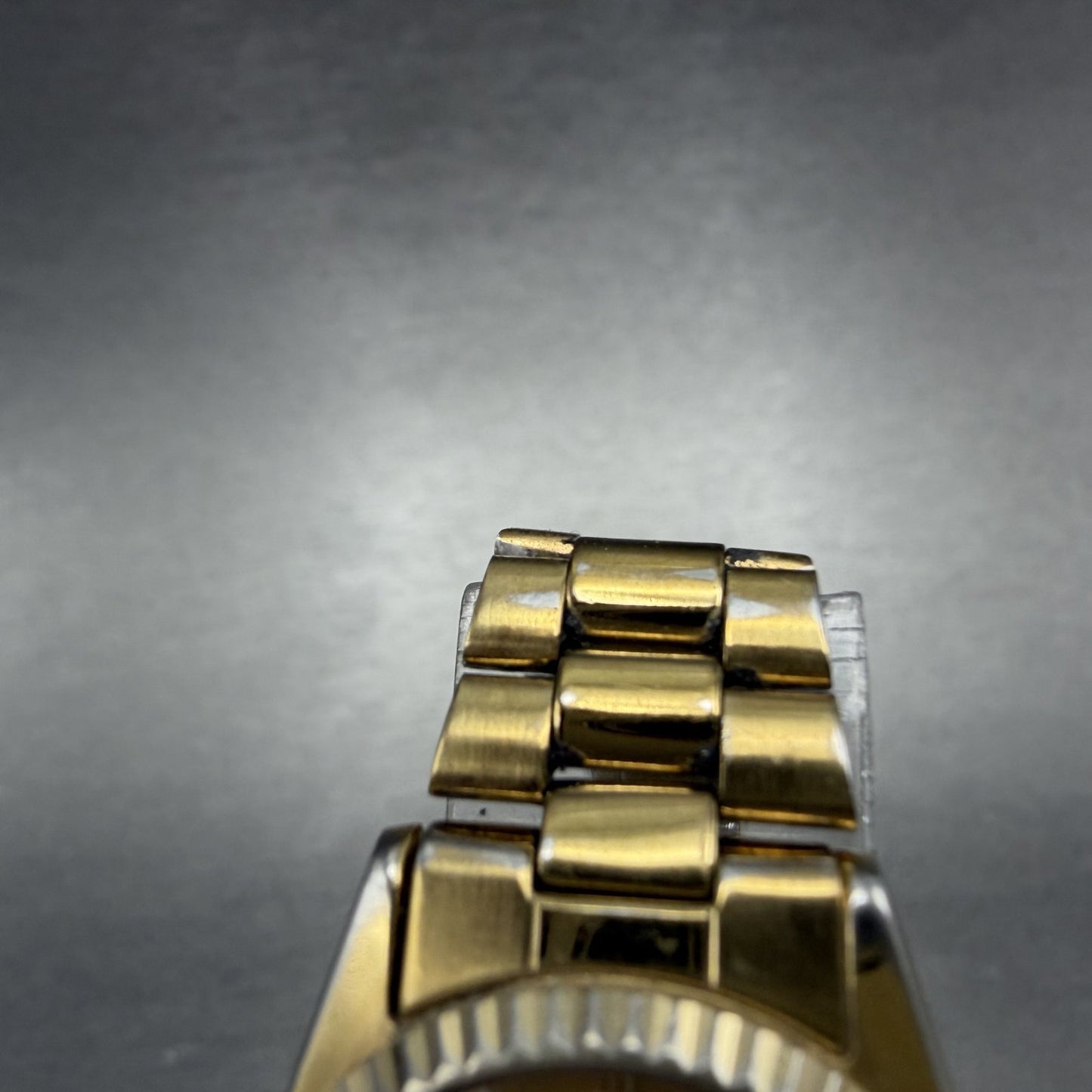 Seiko SQ Watch Women 24mm Champagne Dial Gold Tone Daydate 3E23-0A69 New Batt U94