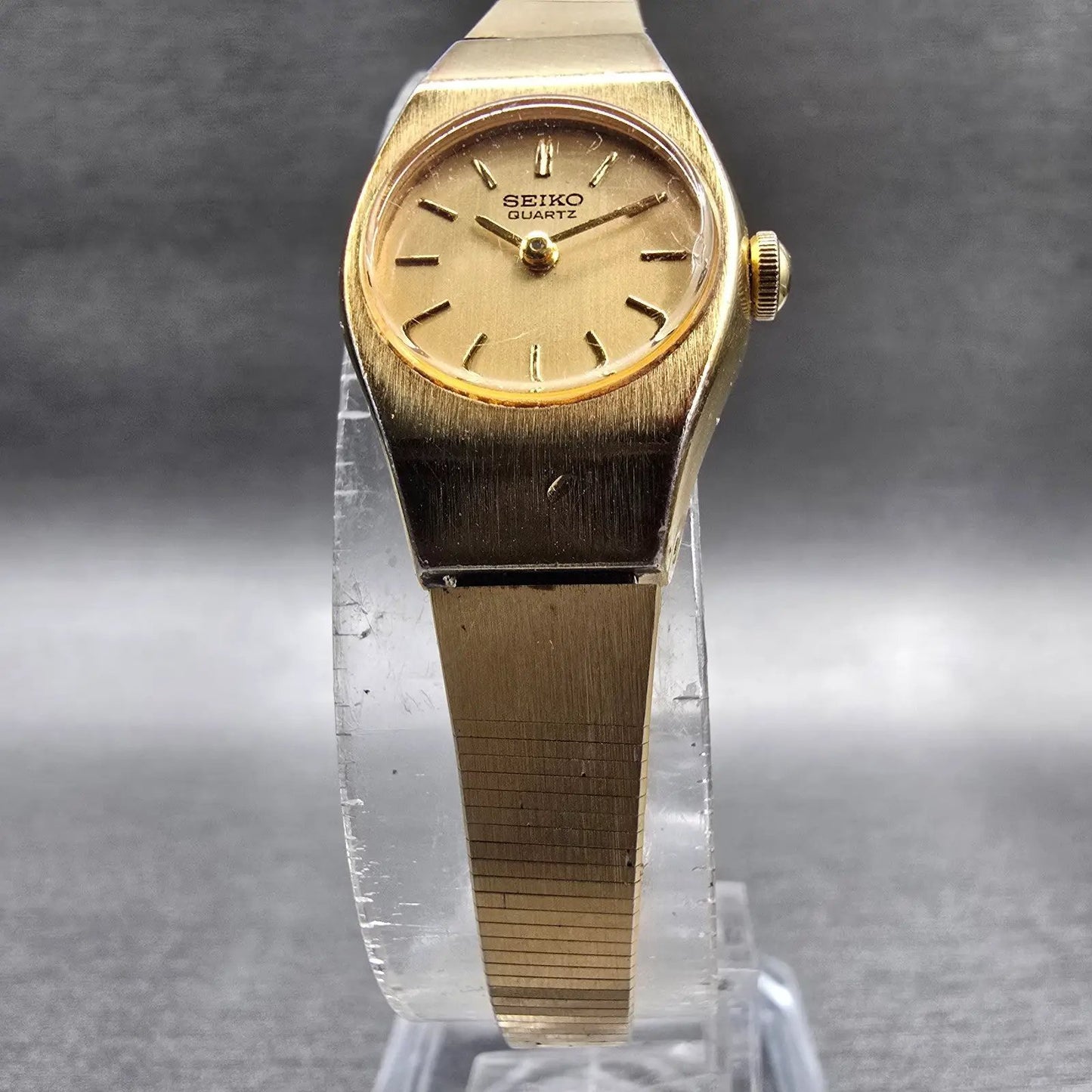 Seiko Watch Women 17mm Gold Dial Gold Tone Oval 5420-0029 New Battery Vintage L5