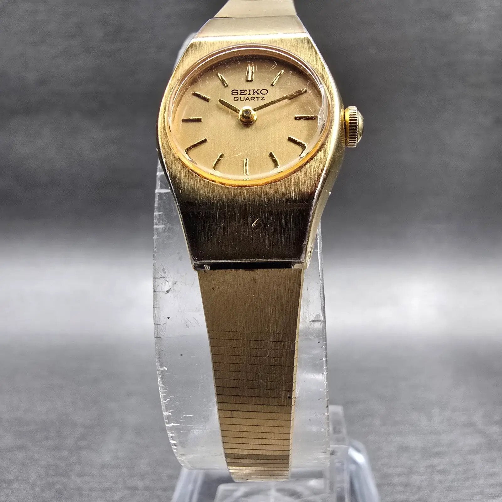 Seiko Watch Women 17mm Gold Dial Gold Tone Oval 5420-0029 New Battery Vintage L5