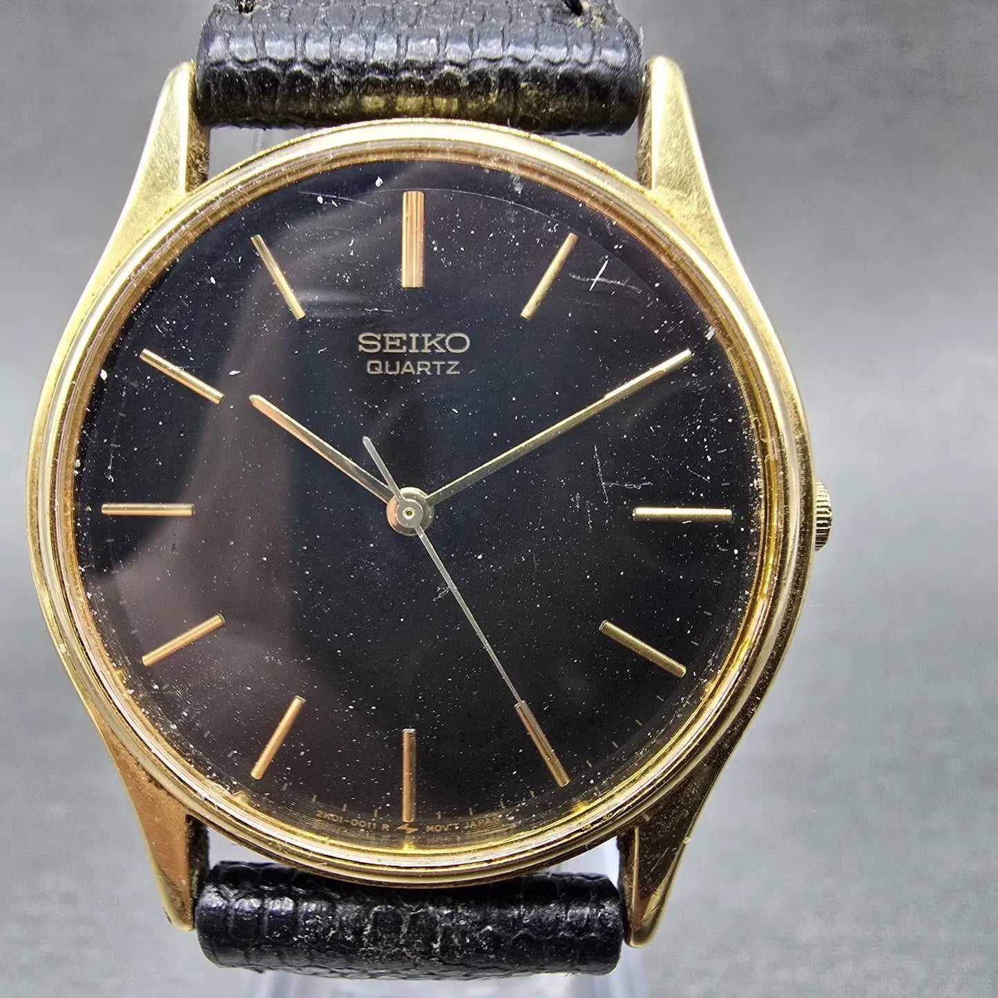 Seiko Watch Men 32mm Black Dial Gold Tone Round 2K01-0011 PARTS Vintage0