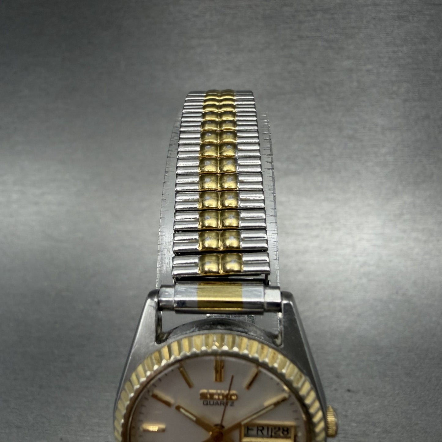 Seiko SQ Watch Women 25mm Silver Dial Two Tone Daydate Round 2A23-0039 NewBat4