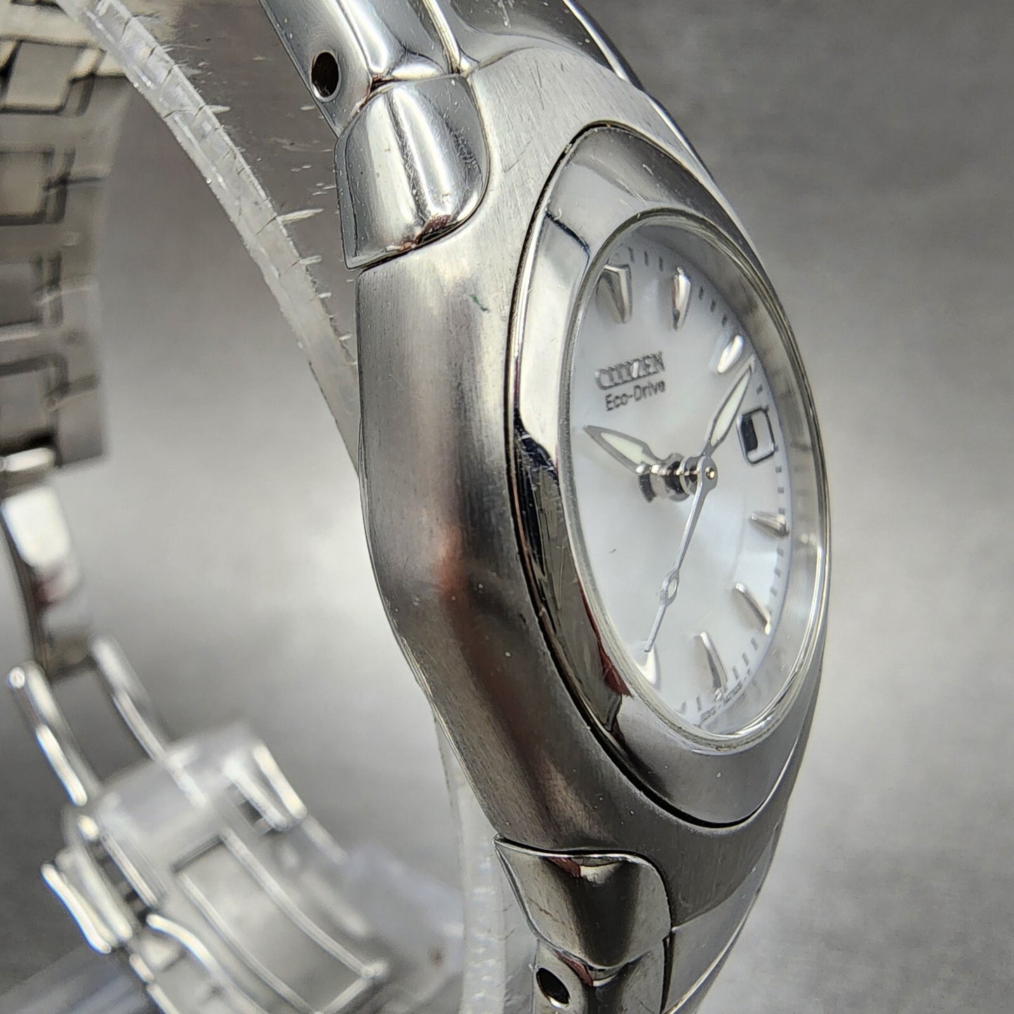 Citizen EcoDrive Watch Women 26mm White Dial Steel Date Round EW013051A Runs3