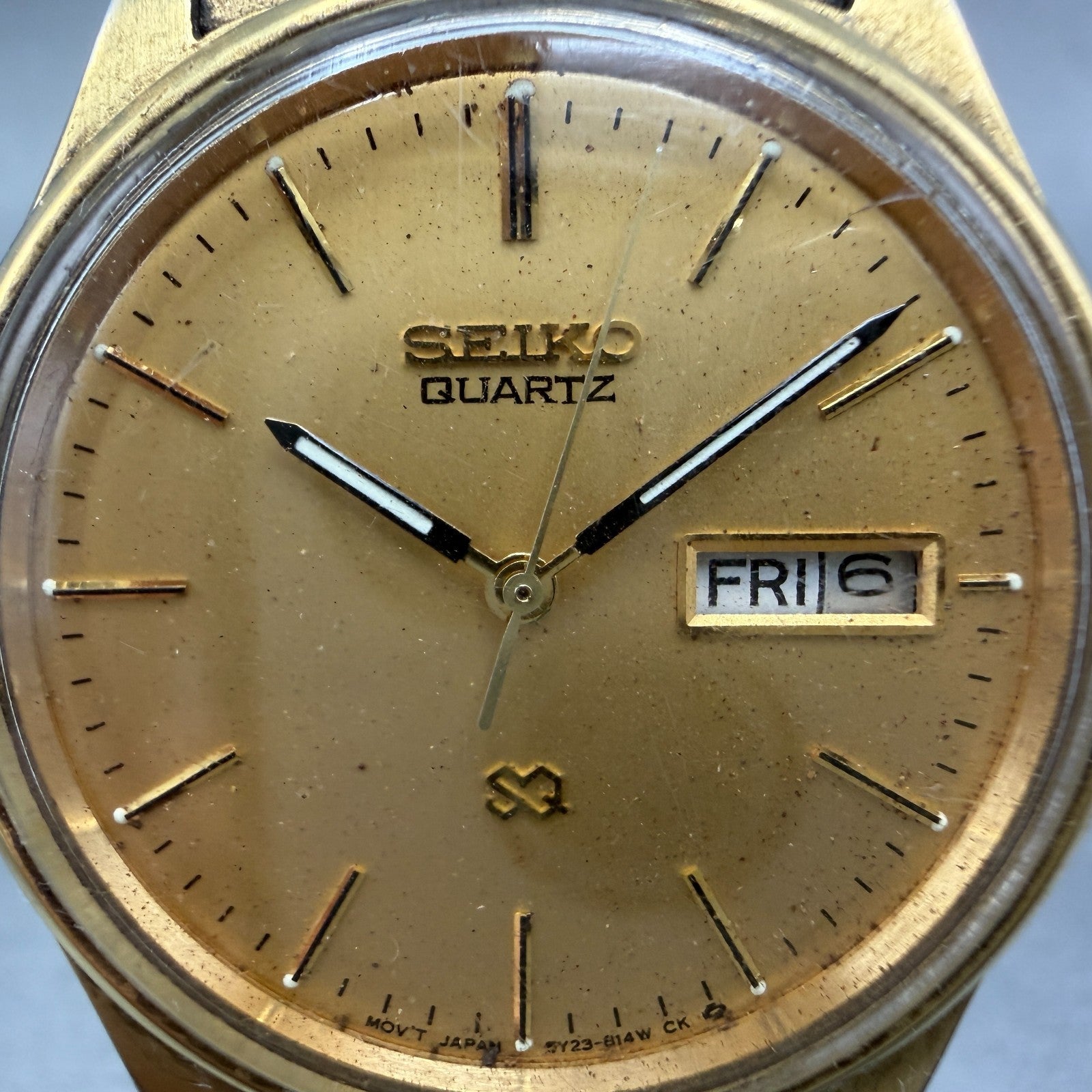 Seiko SQ Watch Men 35mm Champagne Dial Gold Tone Daydate 5y23-8049 New Battery B1