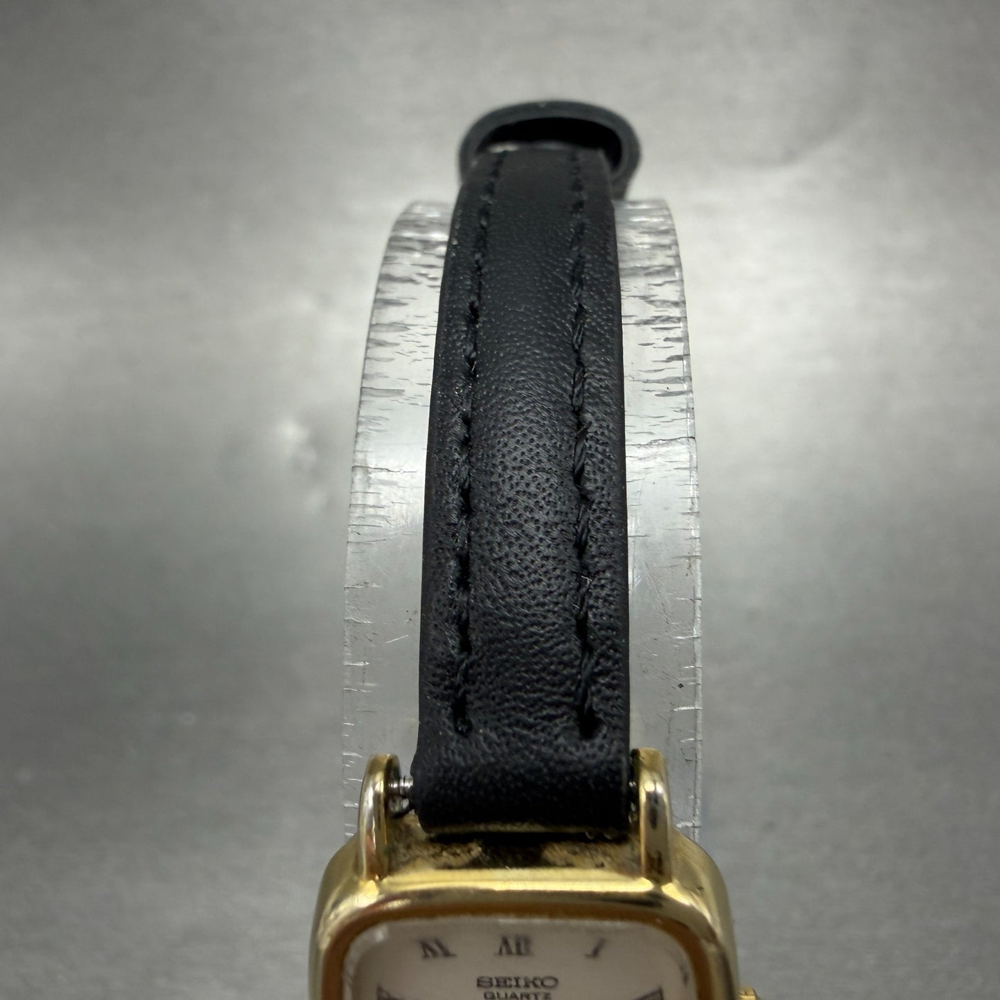 Seiko Watch Women 17mm White Dial Gold Tone Rectangle 2Y00-5A00 New Battery4