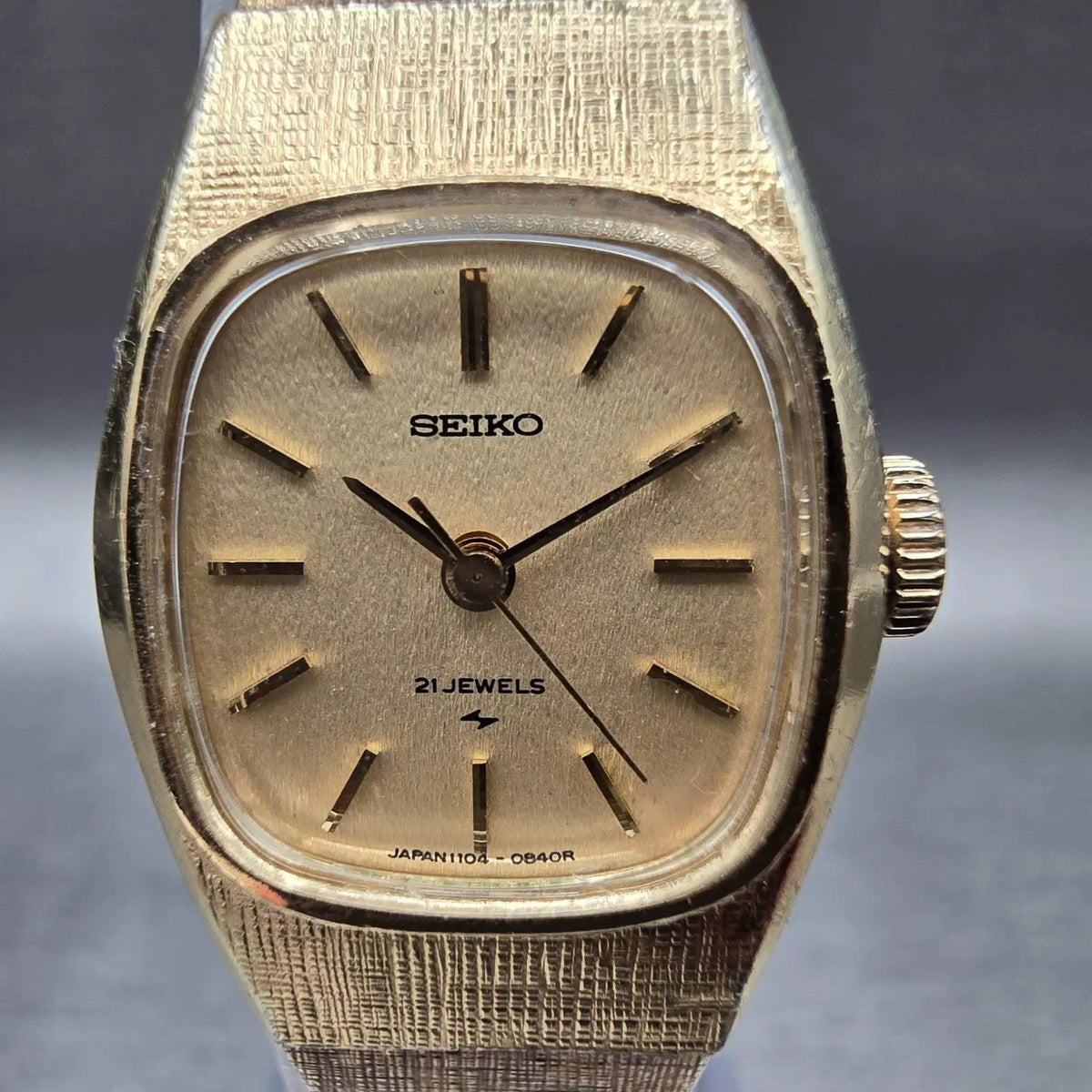 Seiko Watch Women 19mm Gold Dial Gold Tone Oval 1104-3370 Manual Wind Works1