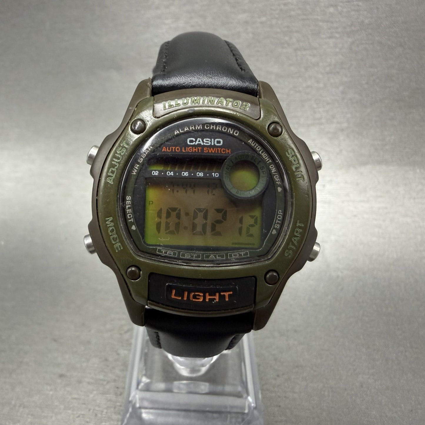 Casio Illuminator W94H Watch Men 37mm Digital Green Alarm Chrono Round New Batt0