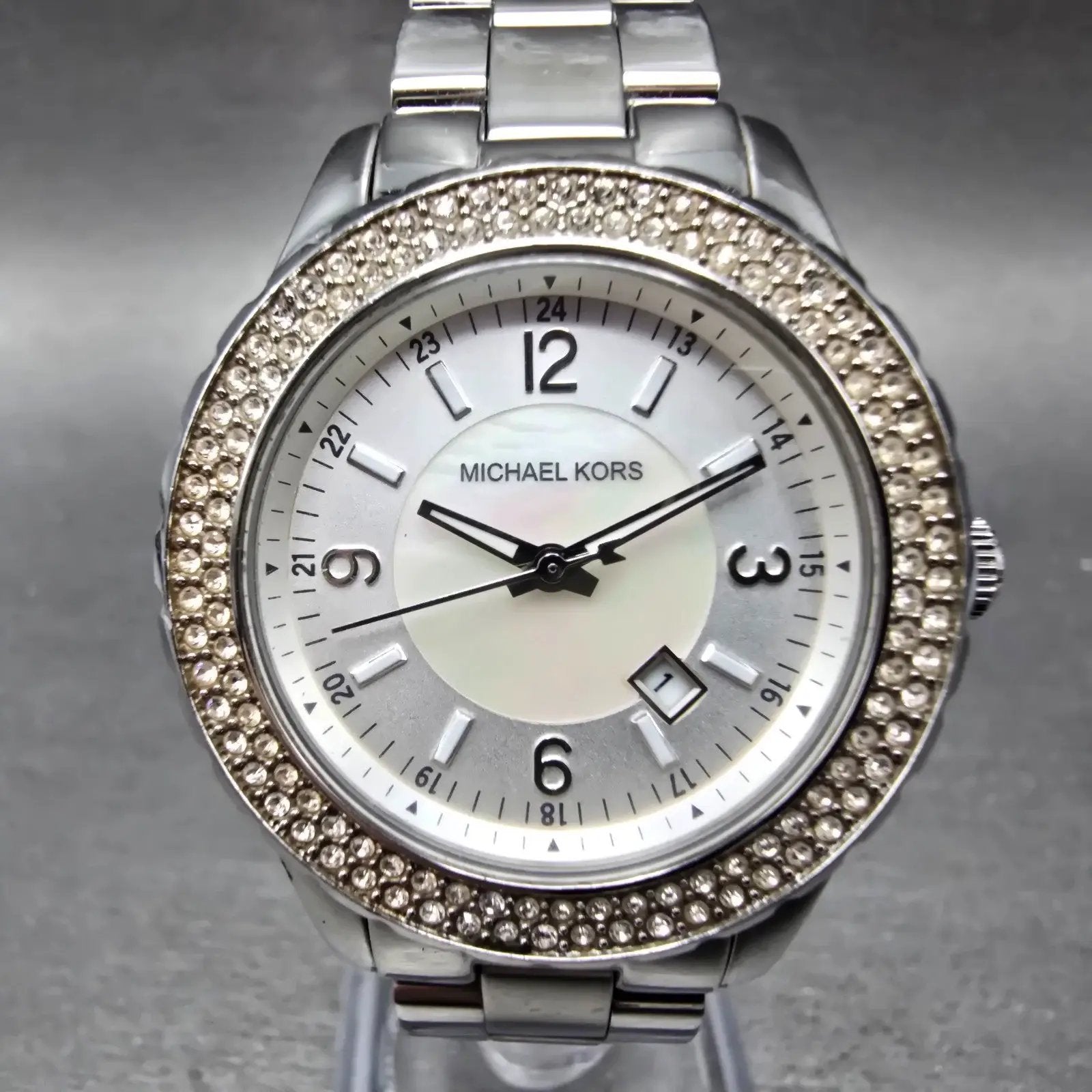 Michael Kors Madison Watch Women 33mm MOP Dial Silver Tone Date MK-5401 NewBat Q0