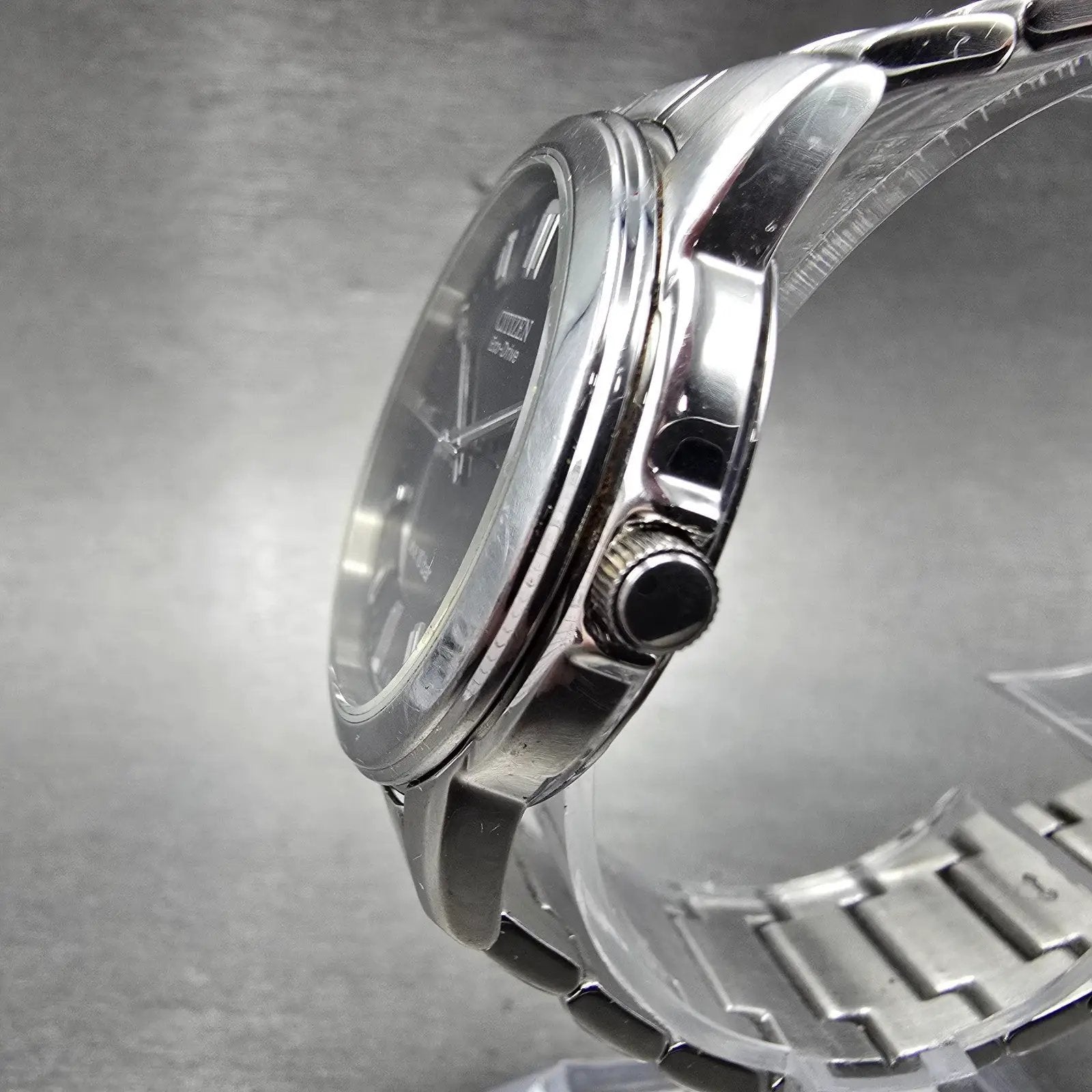 Citizen Eco-Drive Watch Men 35mm Black Dial Silver Tone Date E111-S053846 Runs2
