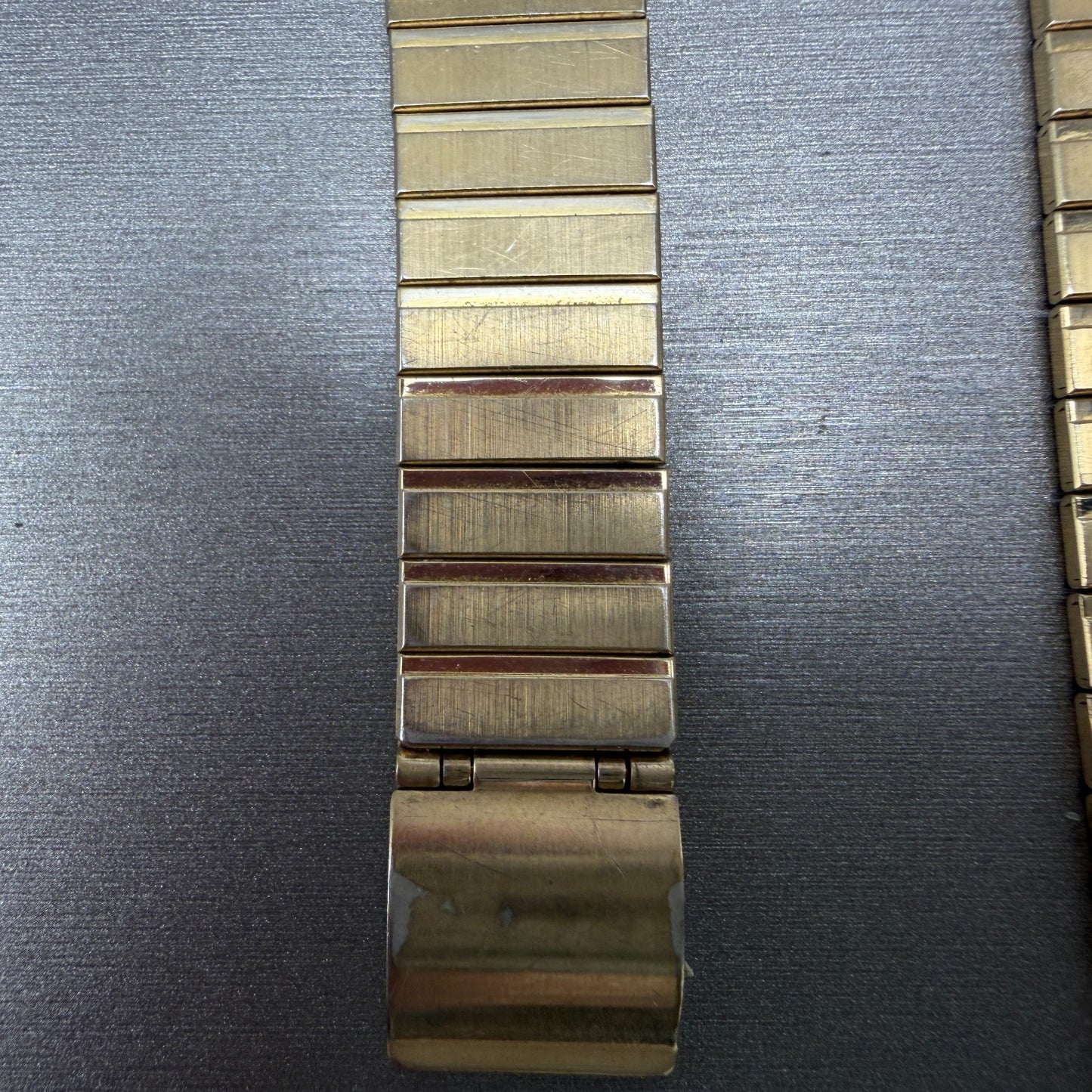 Seiko Bracelet 18mm Gold Tone Stainless Steel MISSING A PIECE Z1355L VTG2