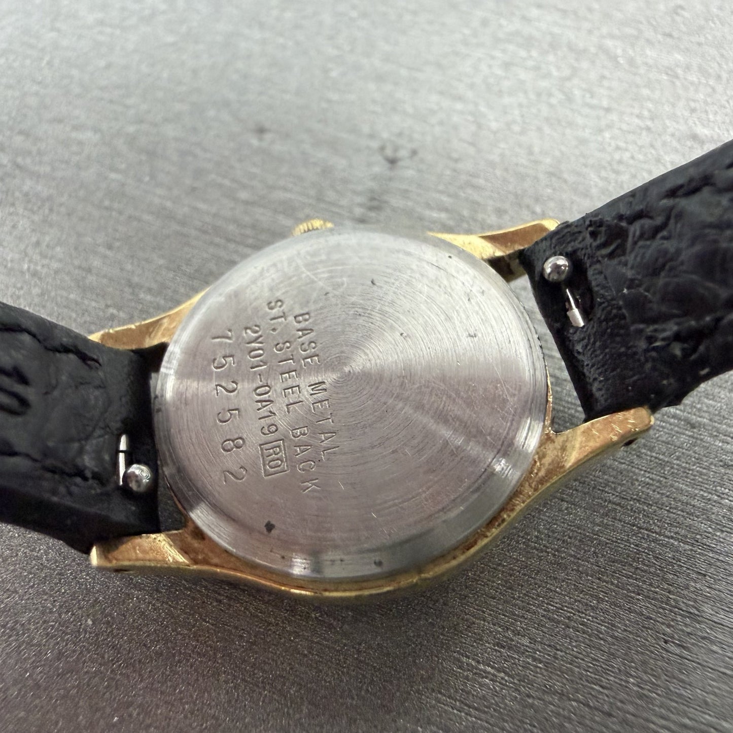 Seiko Watch Women 20mm Champagne Dial Gold Tone Round 2Y01-0A19 New Battery VTG9