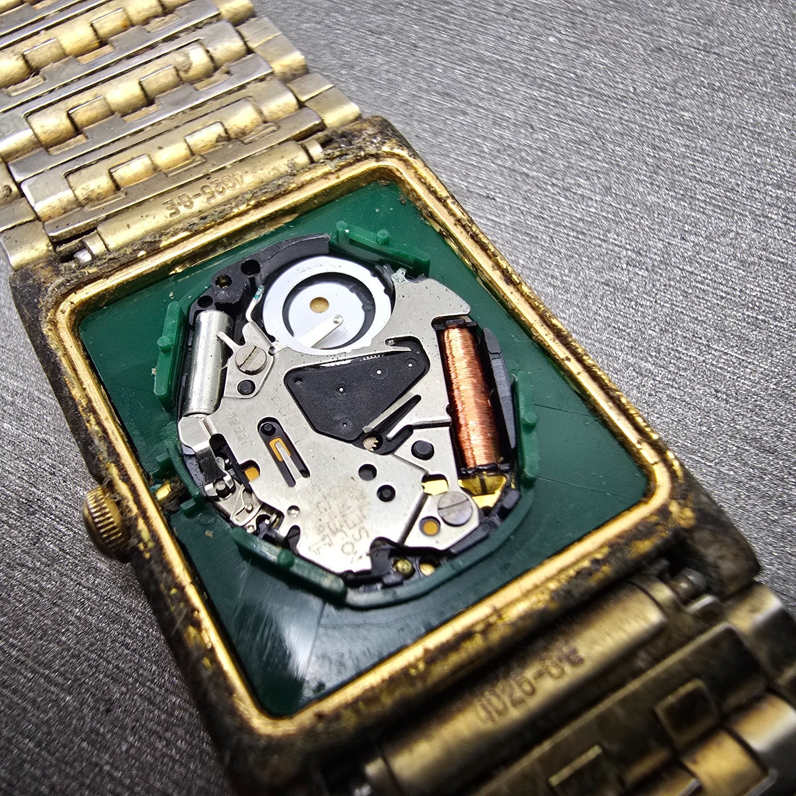 Seiko 7N01 Quartz Movement Works W/Case And Hands Vintage4