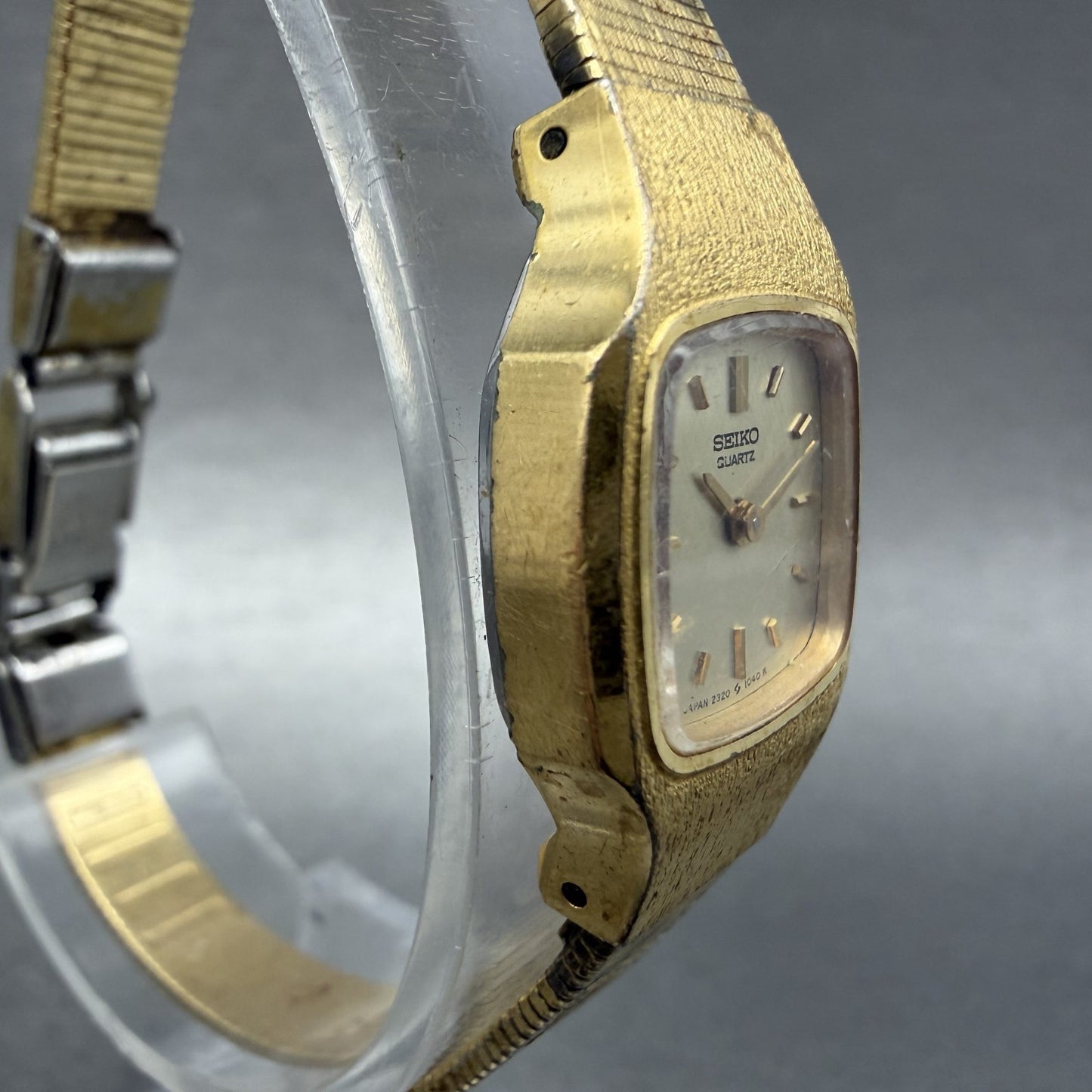 Seiko Watch Women 18mm Champagne Dial Gold Tone Rectangle 23205269 NewBattery L3