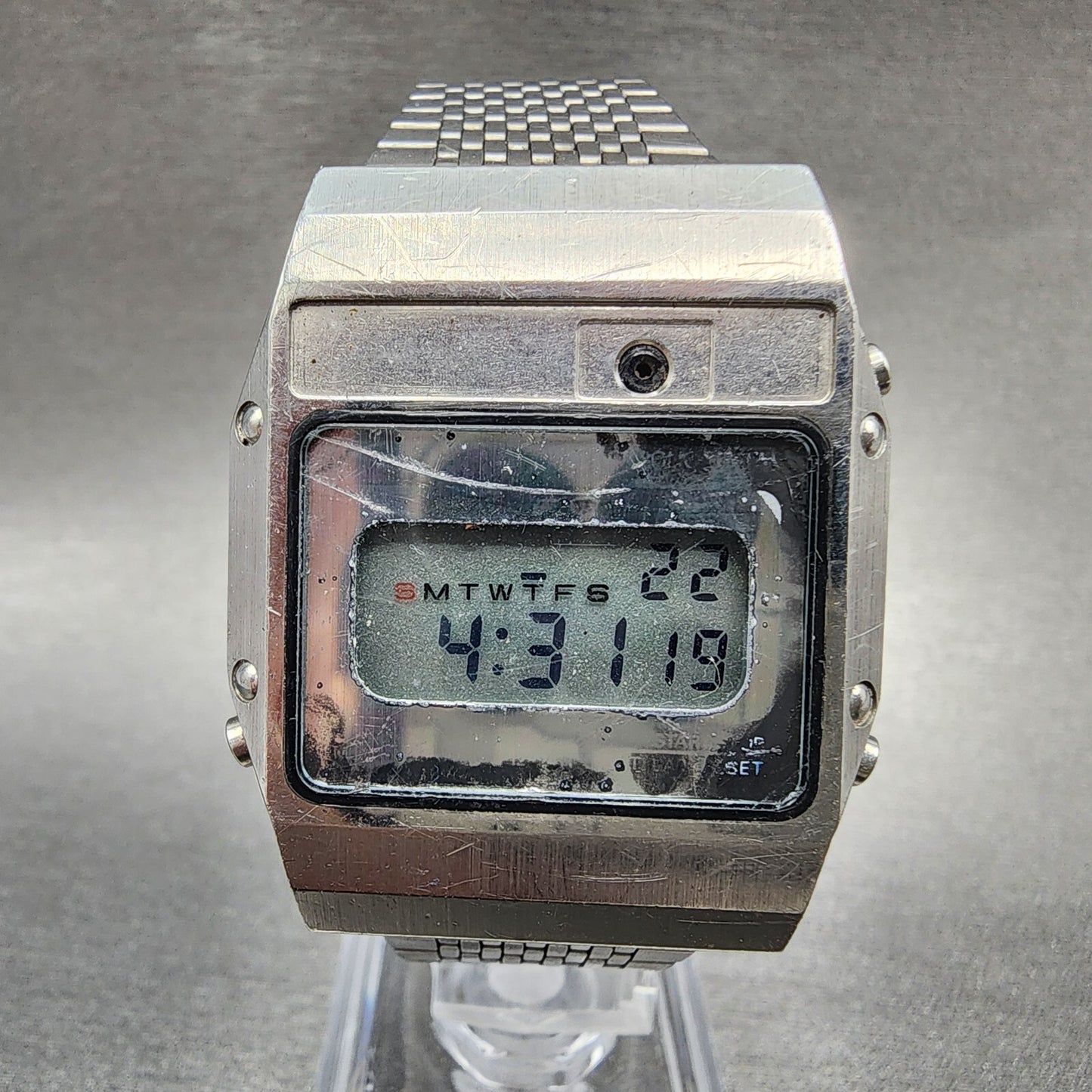 Seiko Digital Watch Men 33mm Silver Tone Alarm Chrono A6395039 READ!!!!0