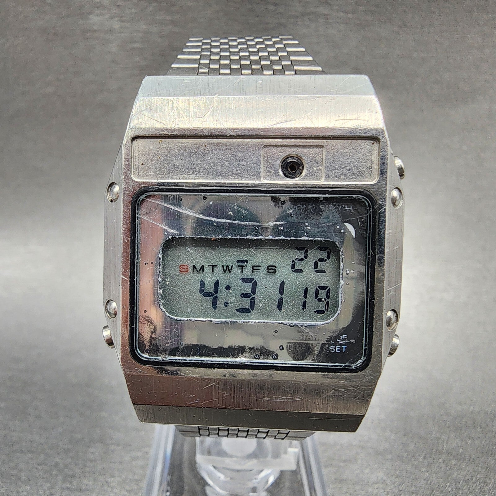 Seiko Digital Watch Men 33mm Silver Tone Alarm Chrono A6395039 READ!!!!0