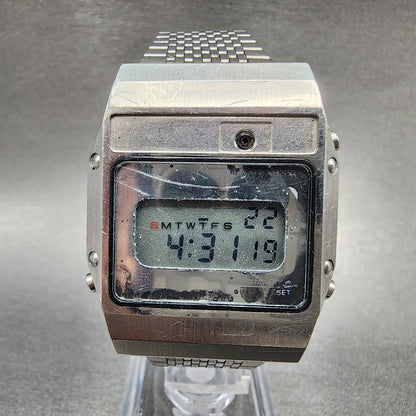 Seiko Digital Watch Men 33mm Silver Tone Alarm Chrono A6395039 READ!!!!0