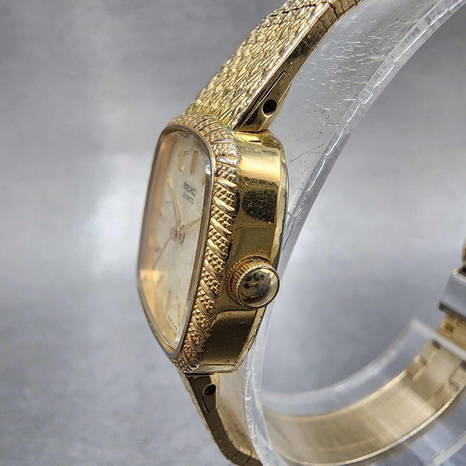 Seiko watch Women 20mm Champagne Dial Gold Tone Rectangle 12215340 New Battery2