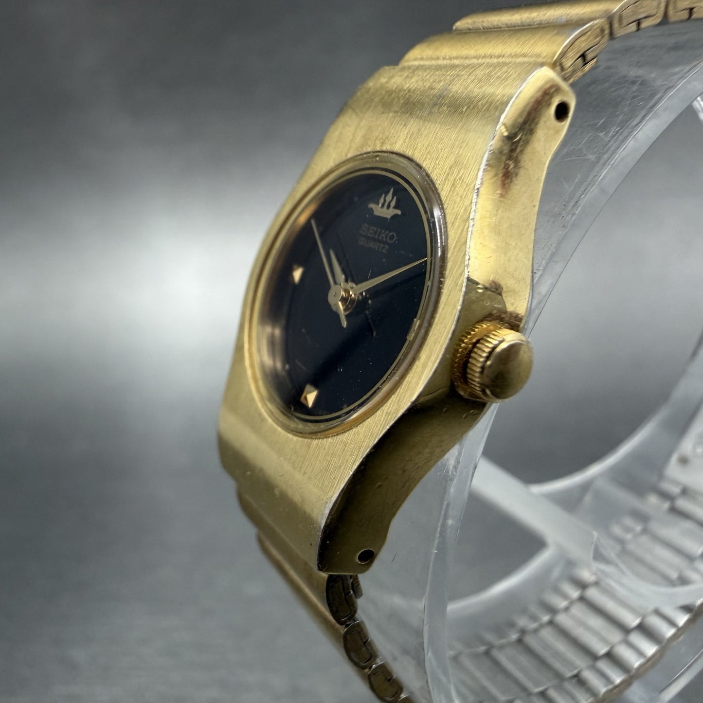 Seiko Watch Women 18mm Black Dial Gold Tone Round 2Y01-0130 New Battery3