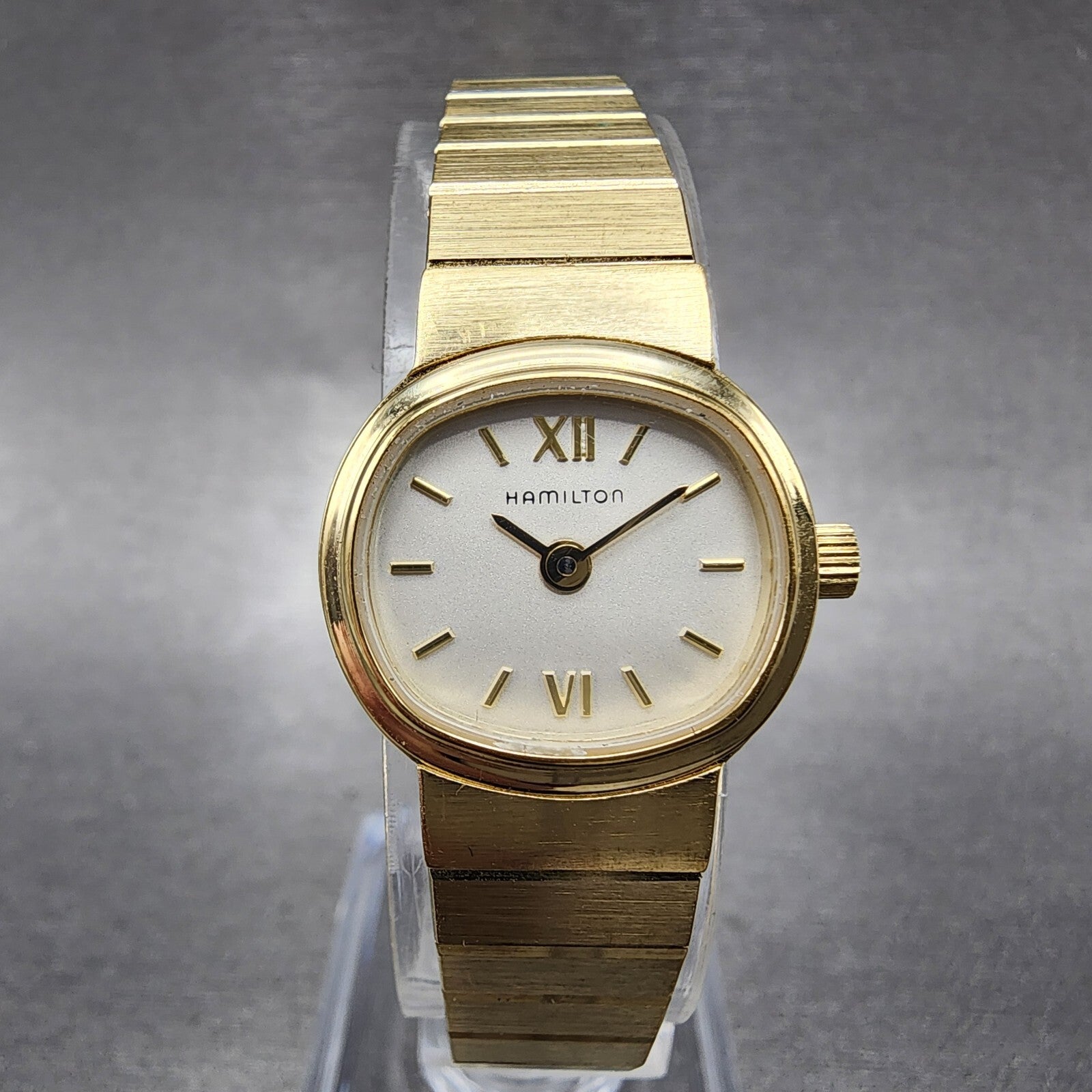 Hamilton Watch Women 19mm Cream Dial Gold Tone Rectangle Oval New Battery0