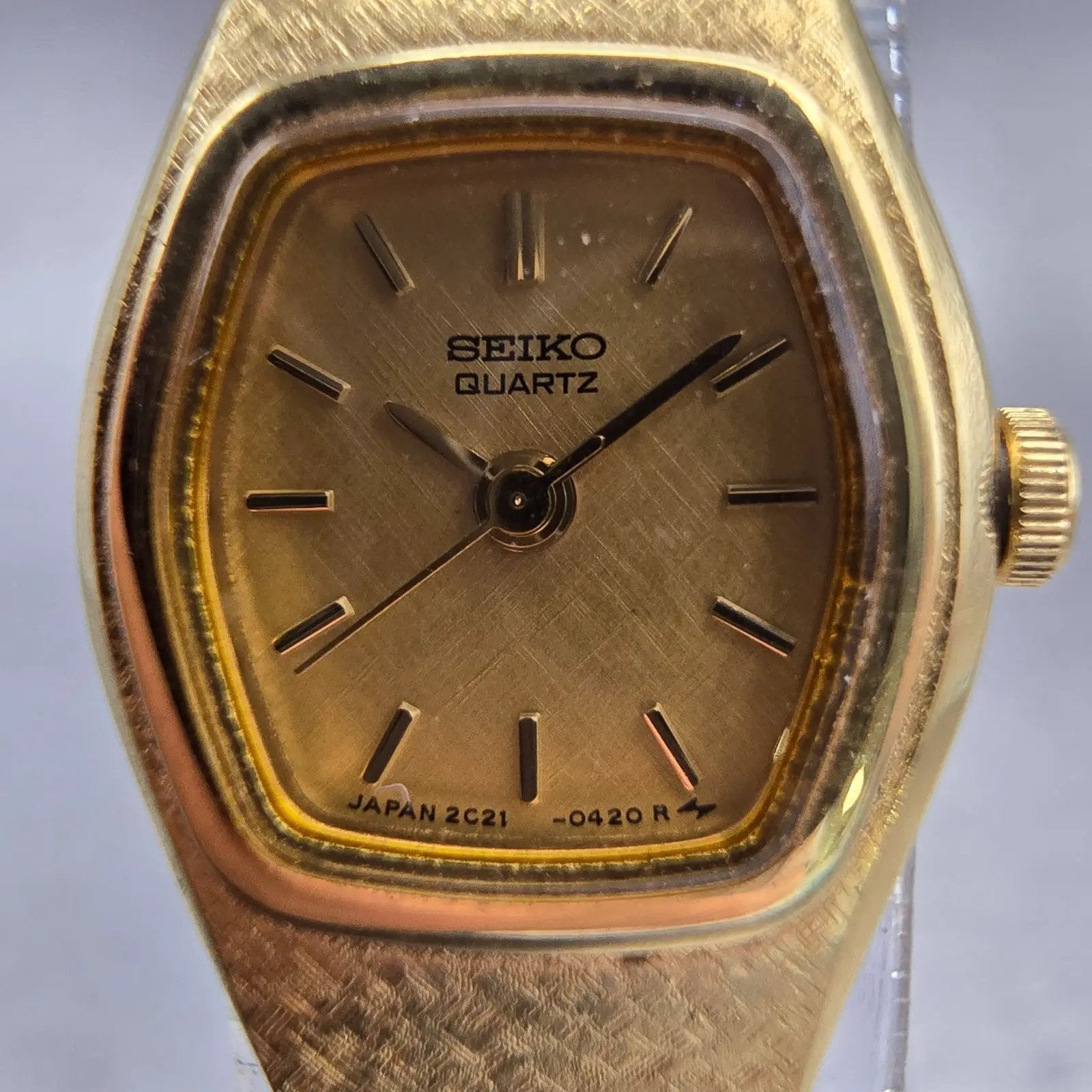 Seiko Watch Women 16mm Gold Dial Gold Tone Oval 2C21-5140 New Battery Vintage1